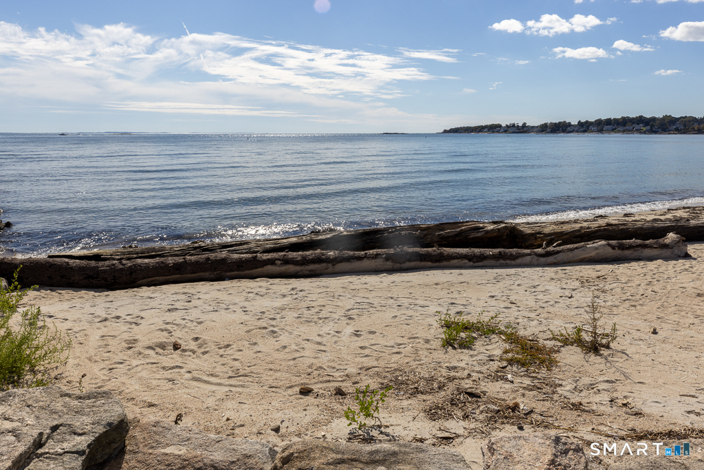 25 Oakwood Road, Giants Neck, East Lyme, CT 06357