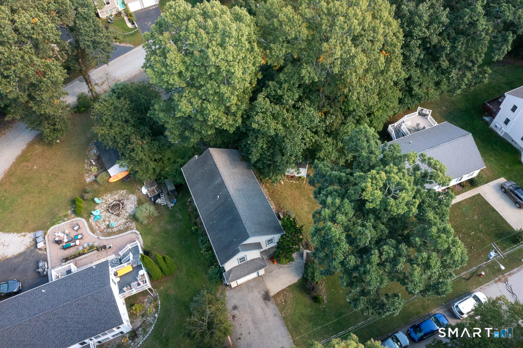 Photo 3 of Single family home for sale at 25 Oakwood Rd, Niantic, CT 06357 | MLS# 24211429 | Listing updated on 2026-10-06