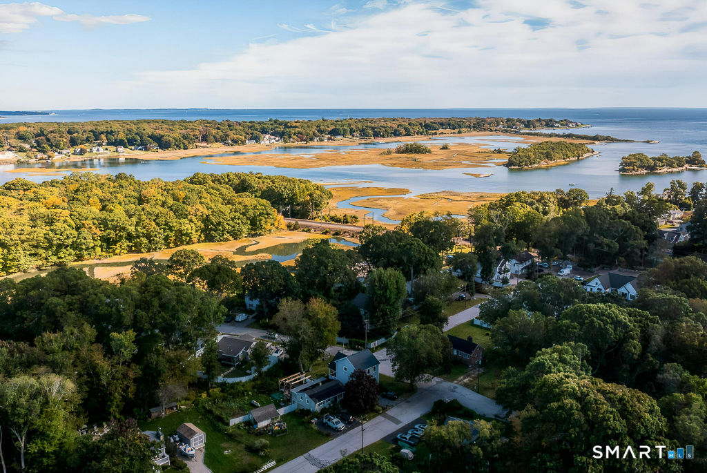 Photo 4 of Single family home for sale at 25 Oakwood Rd, Niantic, CT 06357 | MLS# 24211429 | Listing updated on 2026-10-06