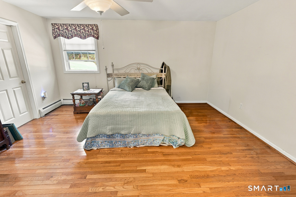 25 Oakwood Road, Giants Neck, East Lyme, CT 06357