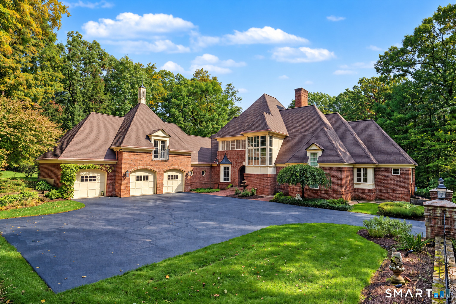 Photo 1 of Single family home for sale at 44 Prattling Pond Rd, Farmington, CT 06032 | MLS# 24210941 | Listing updated on 2026-10-06