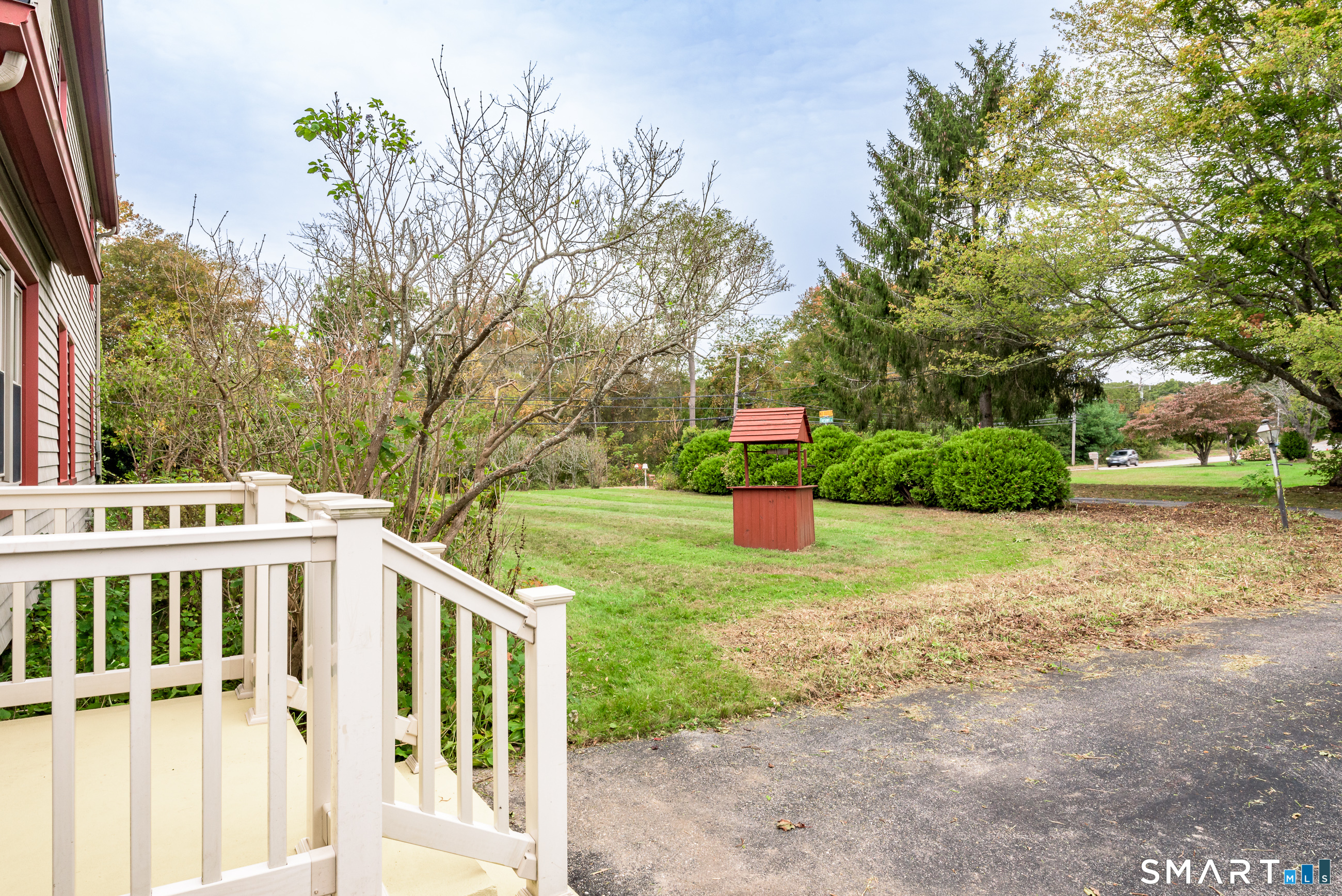Photo 3 of Single family home for sale at 653 Vauxhall St Ext, Waterford, CT 06385 | MLS# 24211422 | Listing updated on 2026-10-05