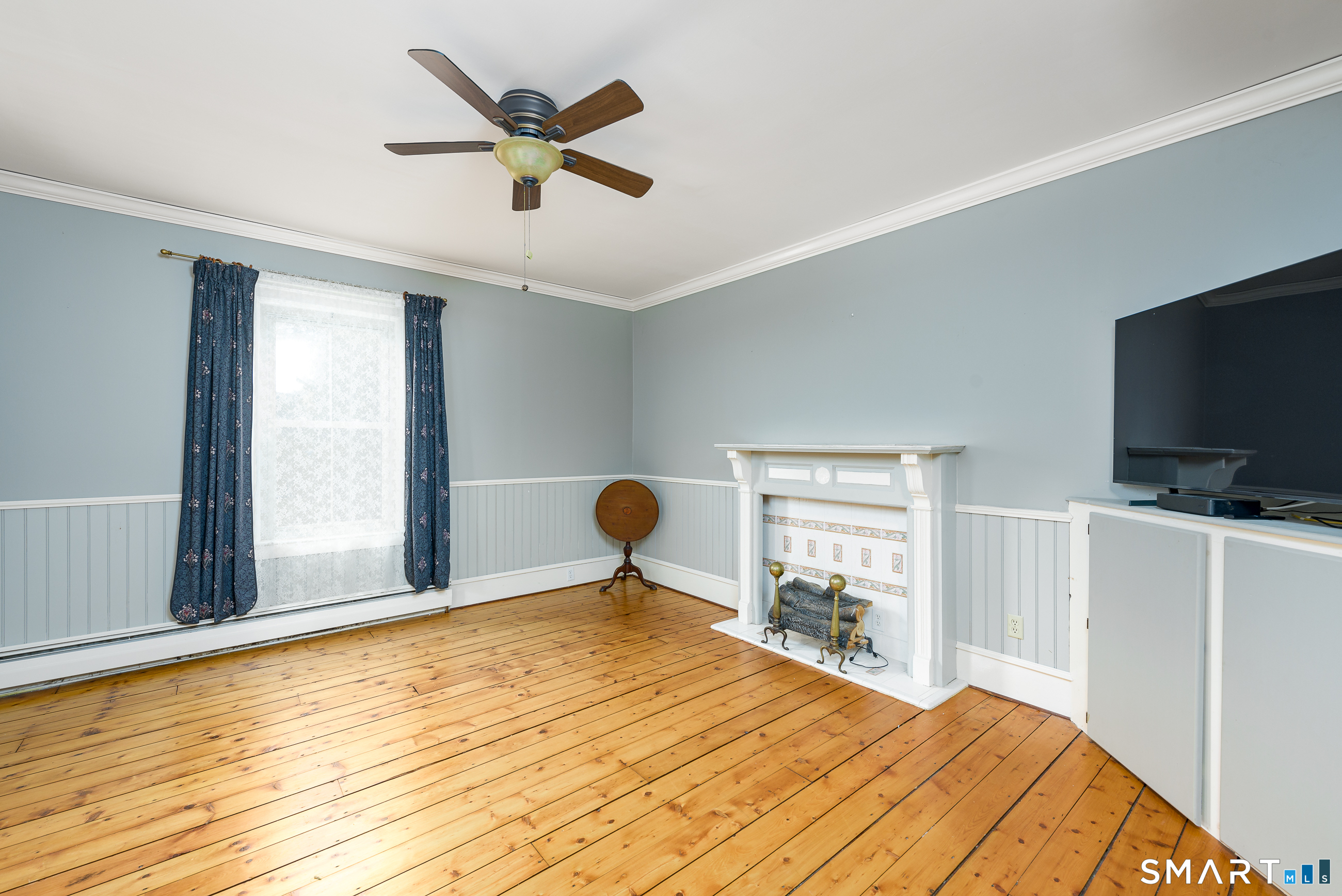 FRONT LIVING ROOM OR OFFICE
