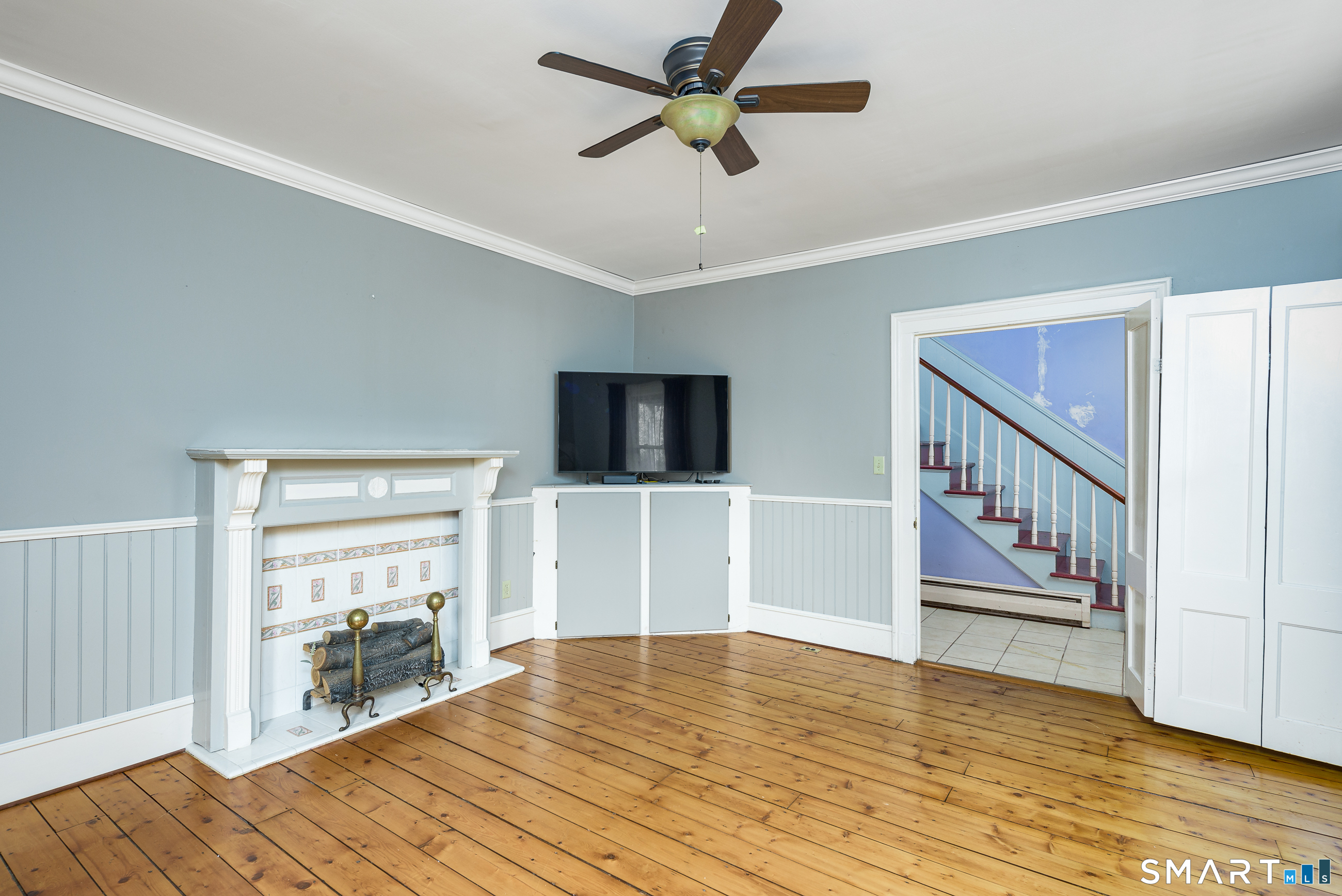 FRONT LIVING ROOM