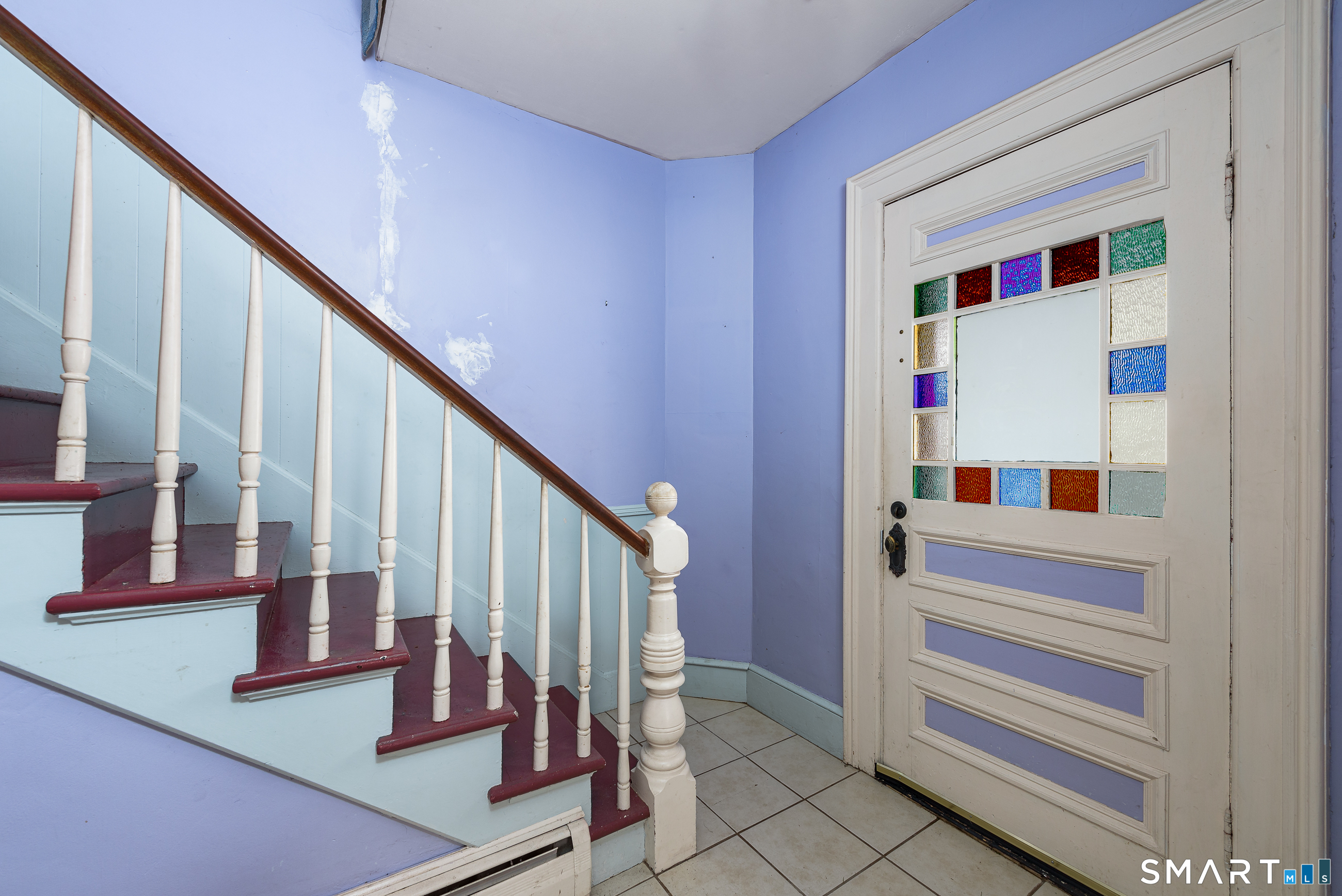 FRONT HALL / ENTRY WAY