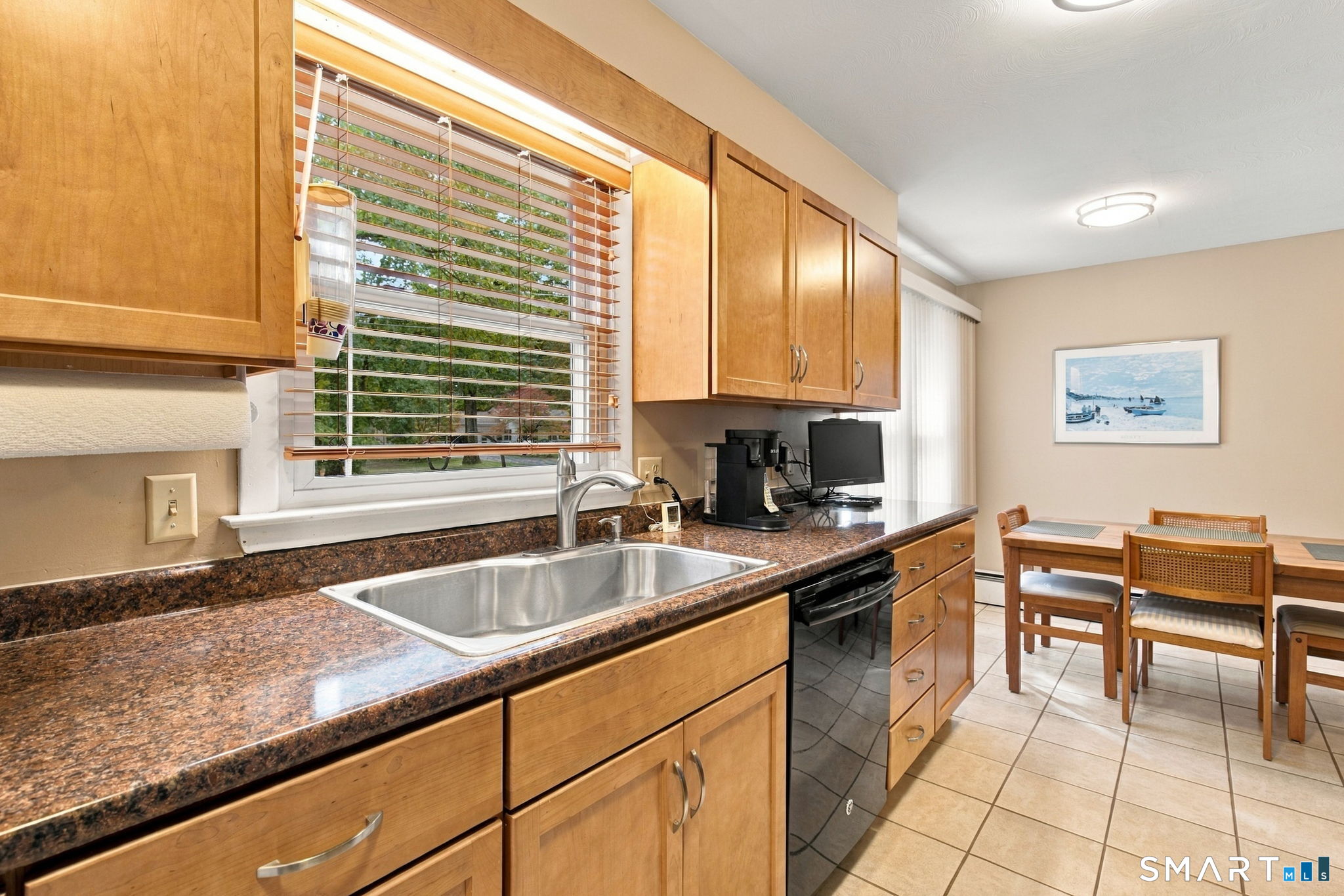 327 Burnham Street photo 11