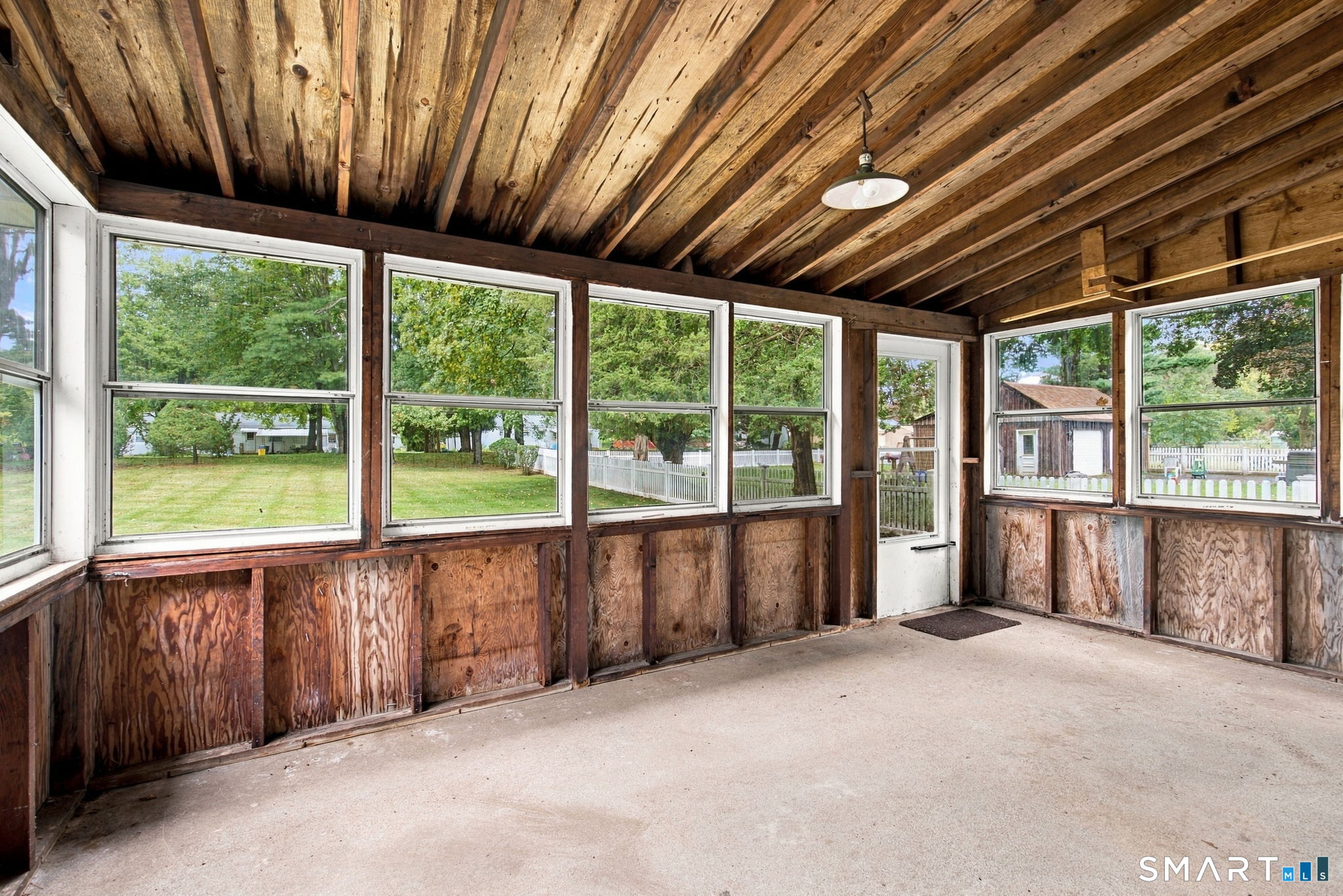 327 Burnham Street photo 26