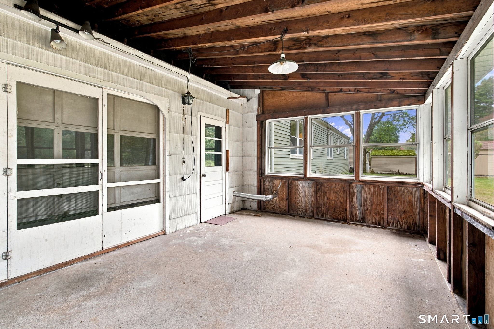 327 Burnham Street photo 27