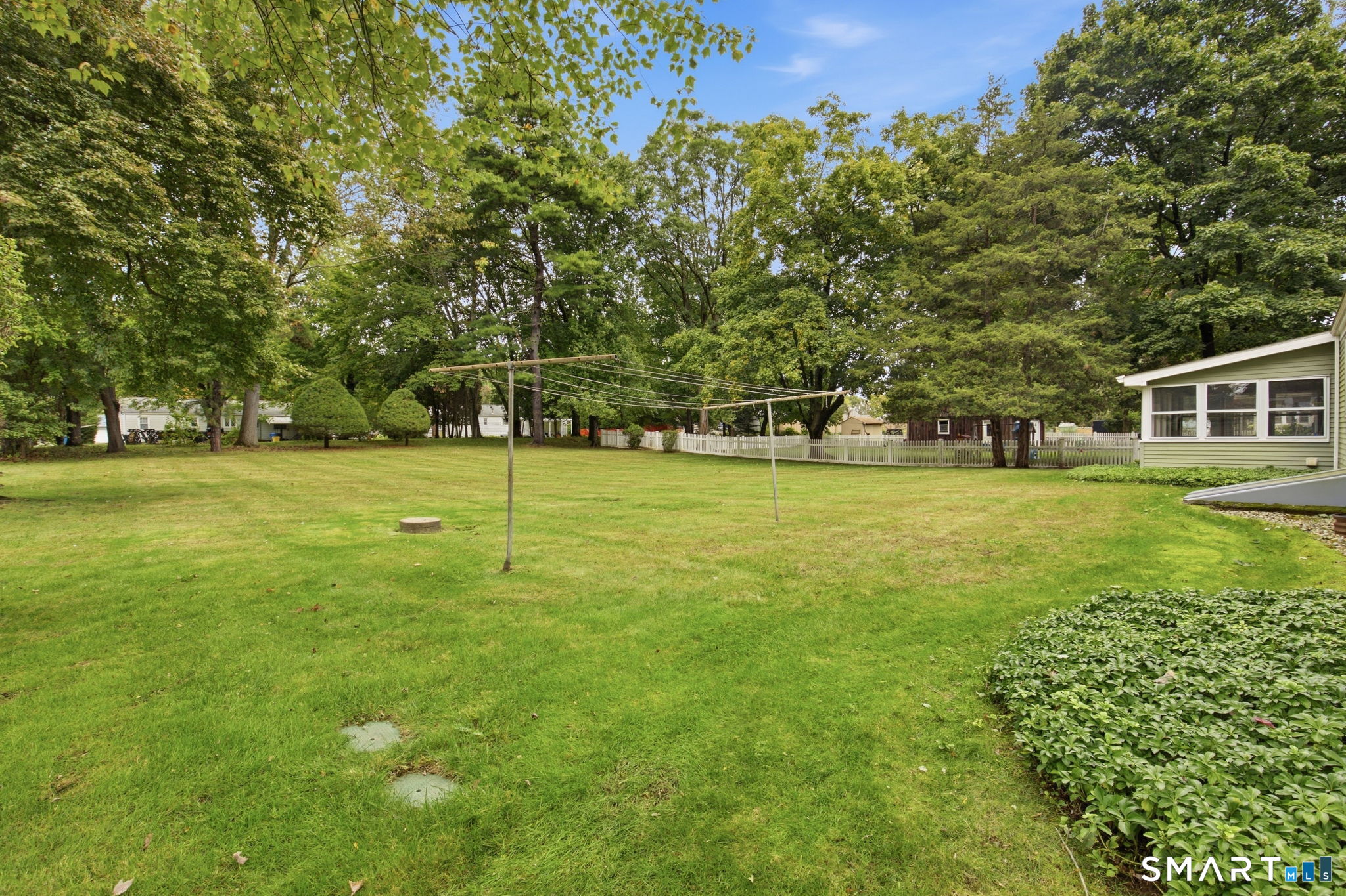 327 Burnham Street photo 28