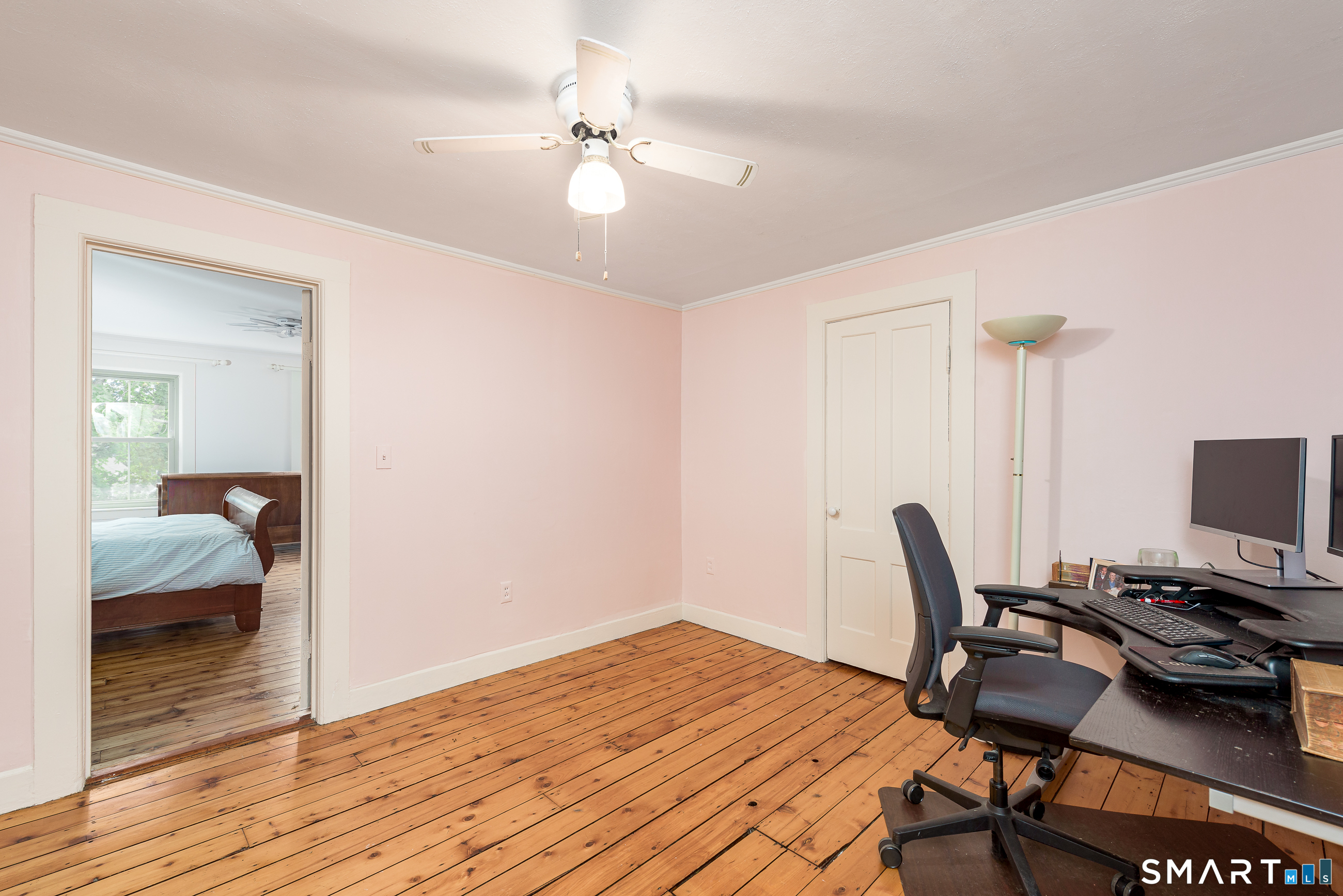 653 Vauxhall St Extension, Waterford, CT 06385
