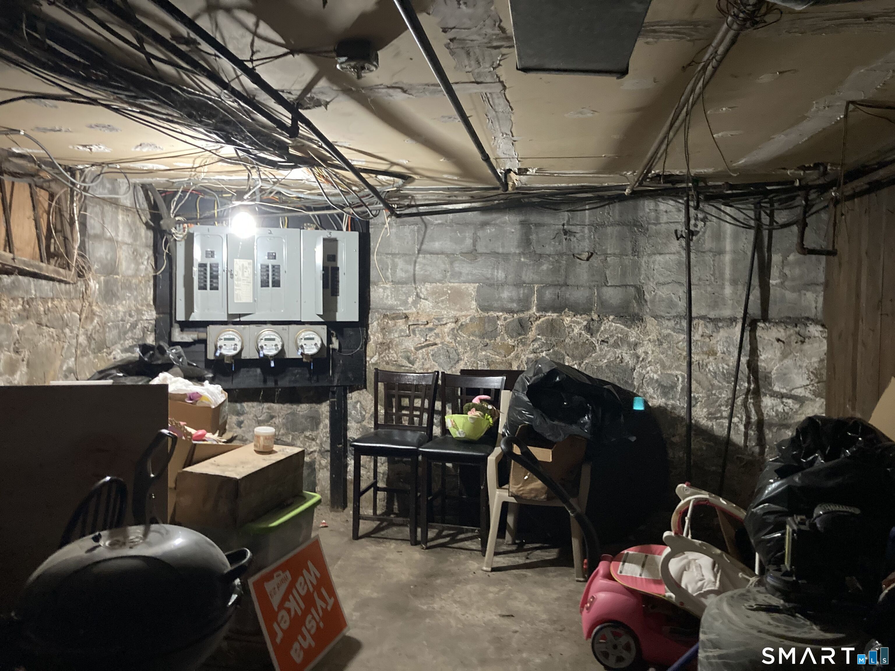 225 Winthrop Avenue photo 32