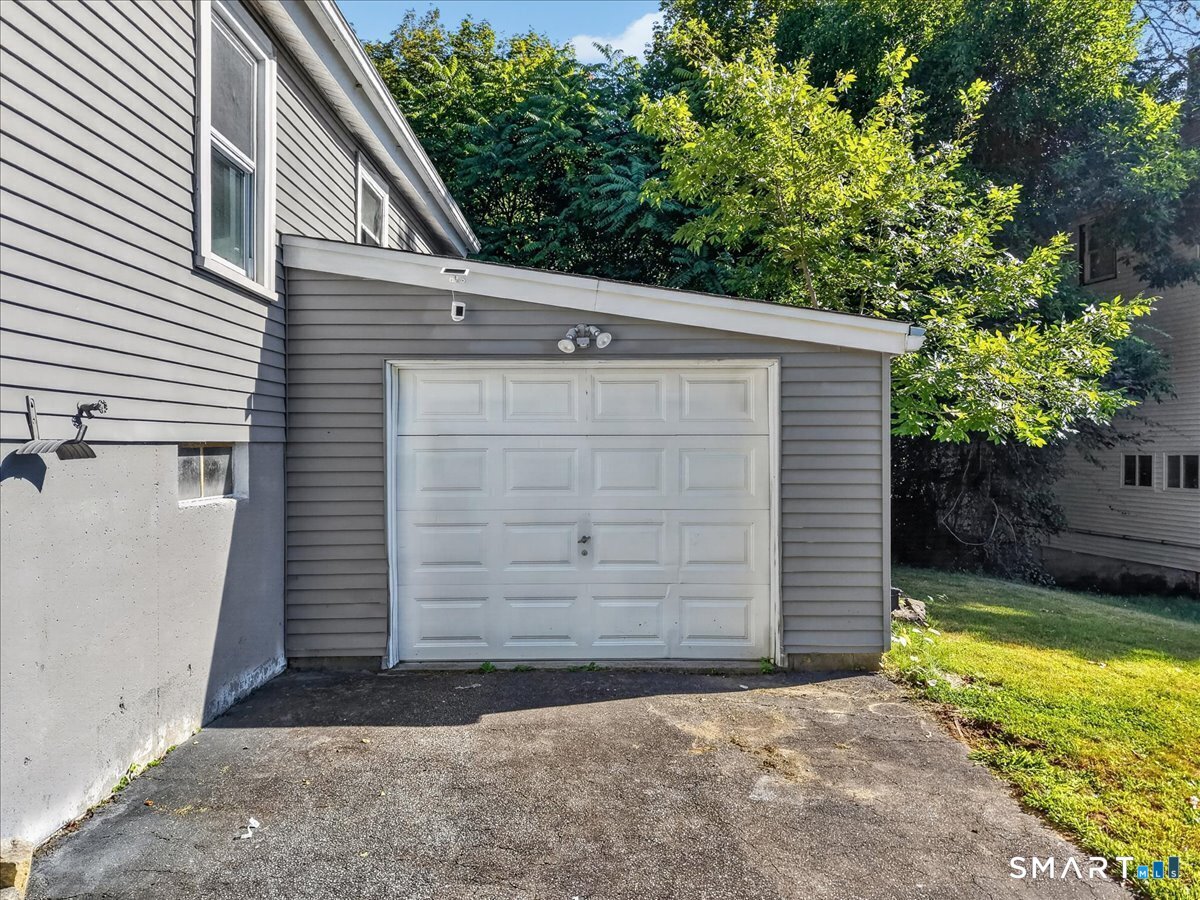 89 Hickory Street, Norwich, CT 06360