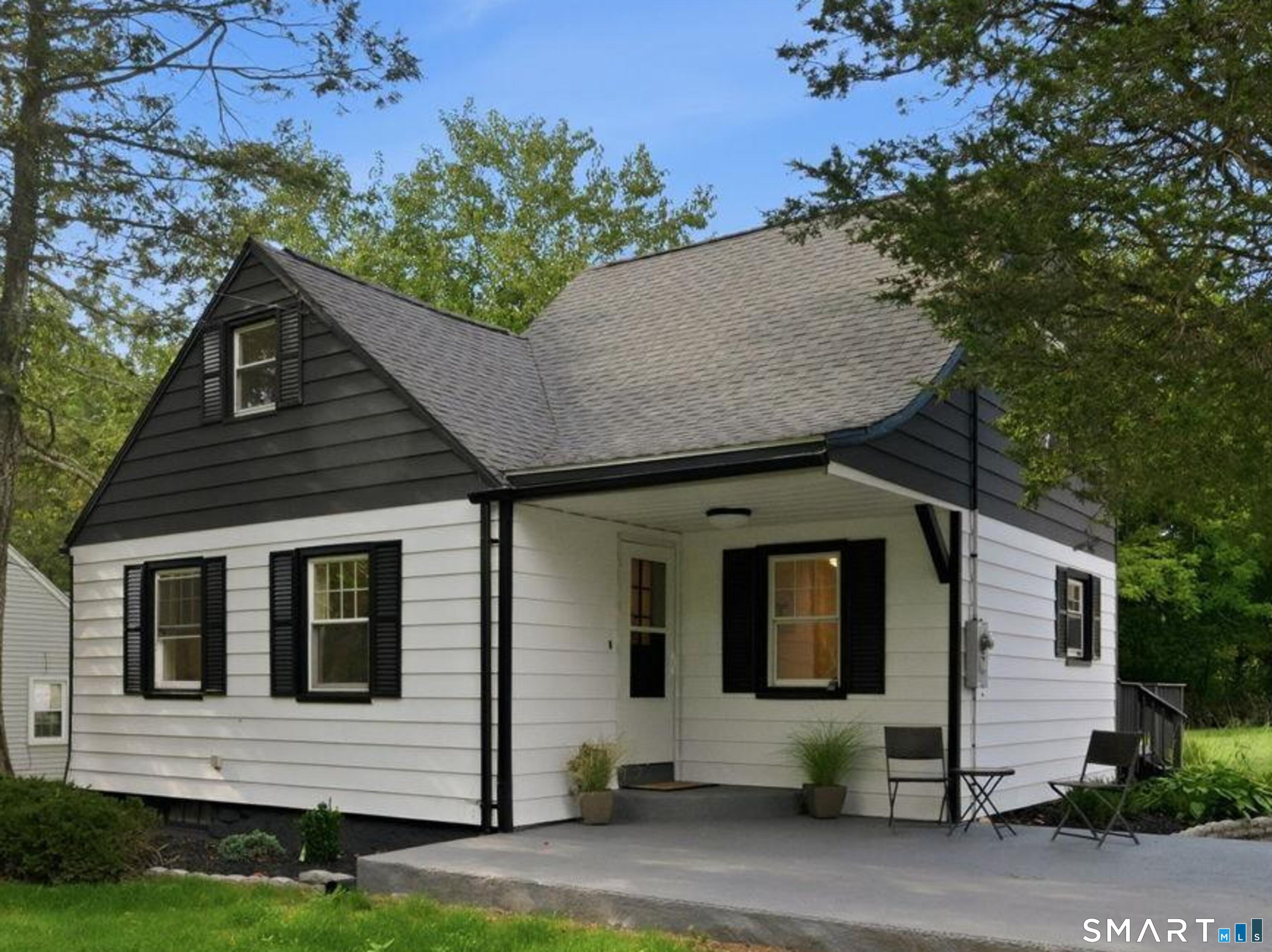 Photo 1 of Single family home for sale at 271 South Rd, Farmington, CT 06032 | MLS# 24205983 | Listing updated on 2026-10-06