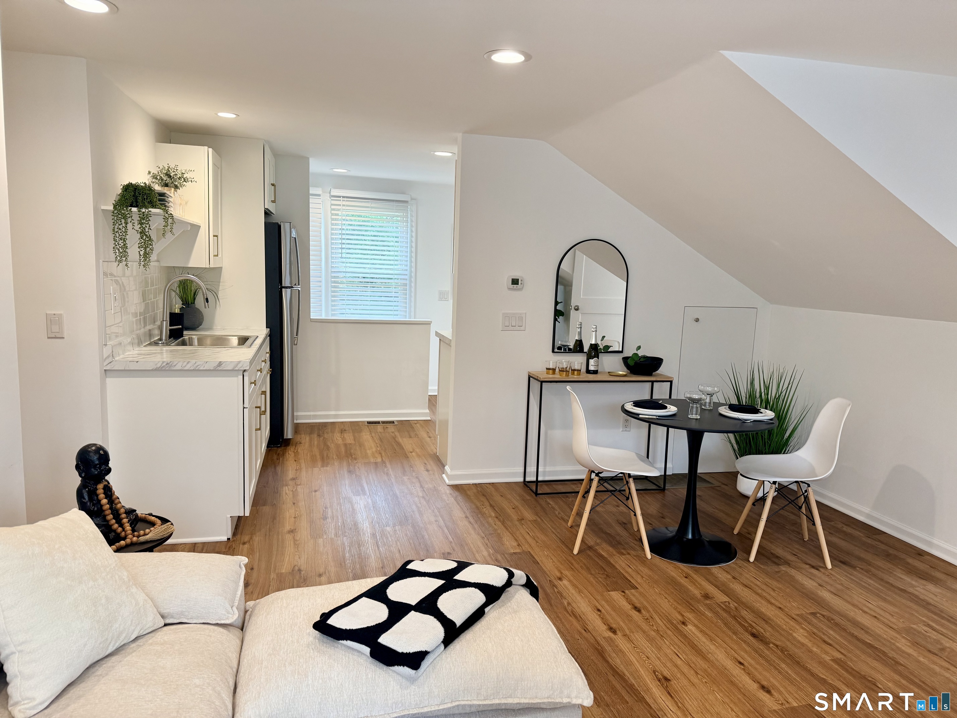 Foto 8 de Apartamento en renta en 56 Richmondville Avenue, Westport, CT — $3,250/mes