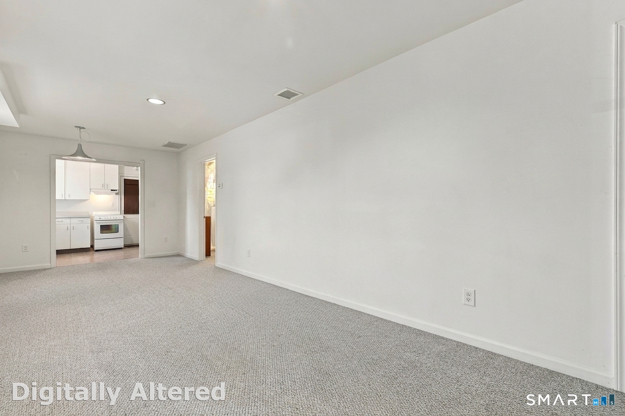 Foto 6 de Apartamento en renta en 19 Rippowam Road #2, Stamford, CT — $2,500/mes