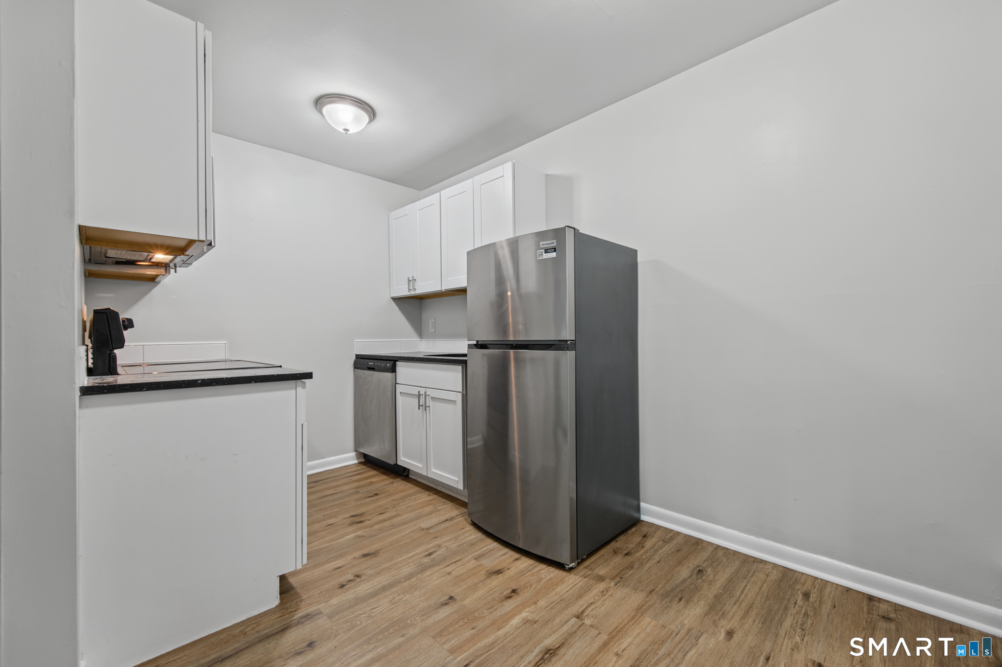 Foto 7 de Apartamento en renta en 45 Monroe Street #B12, Bridgeport, CT — $1,800/mes