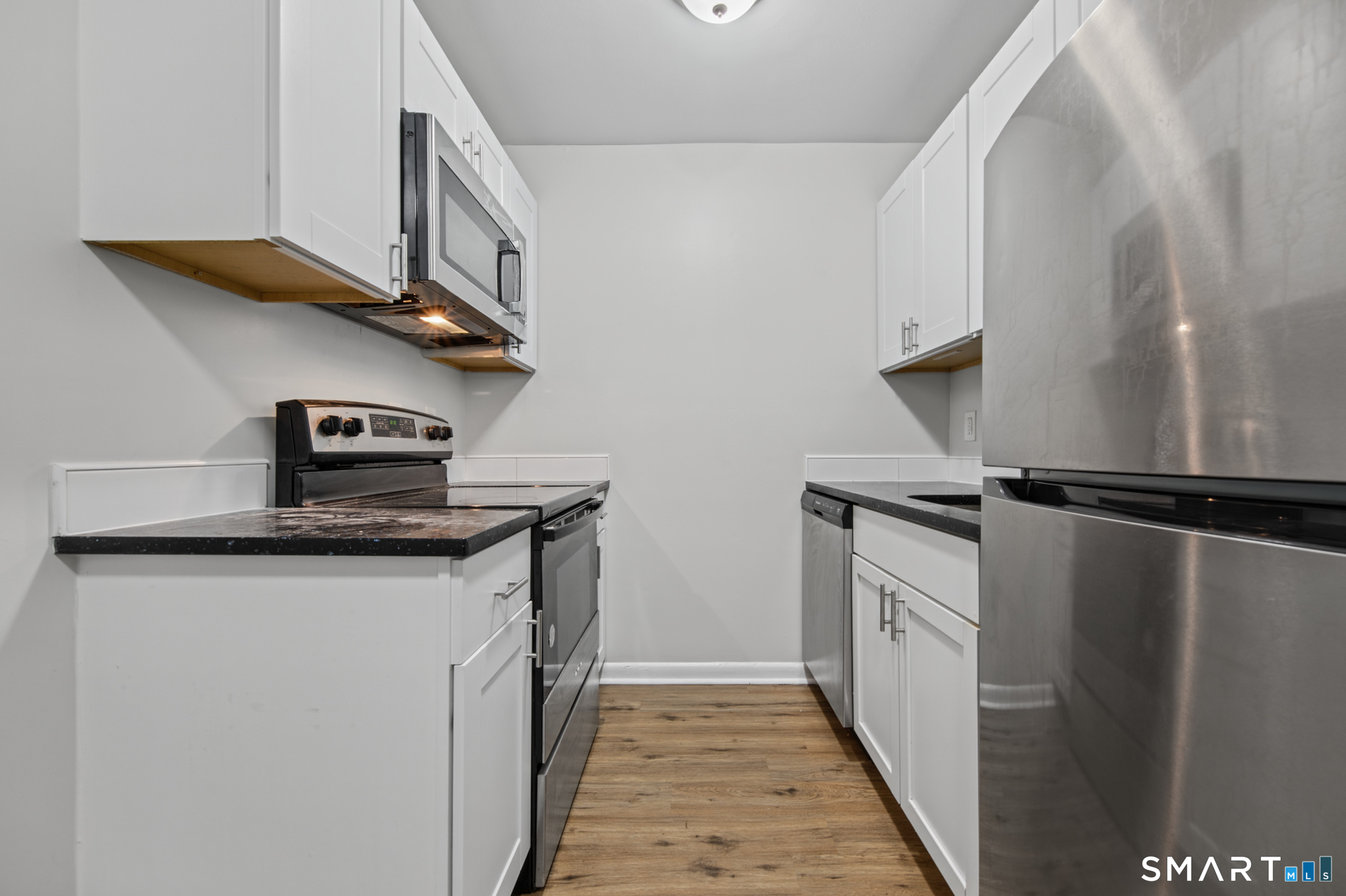 Foto 8 de Apartamento en renta en 45 Monroe Street #B12, Bridgeport, CT — $1,800/mes