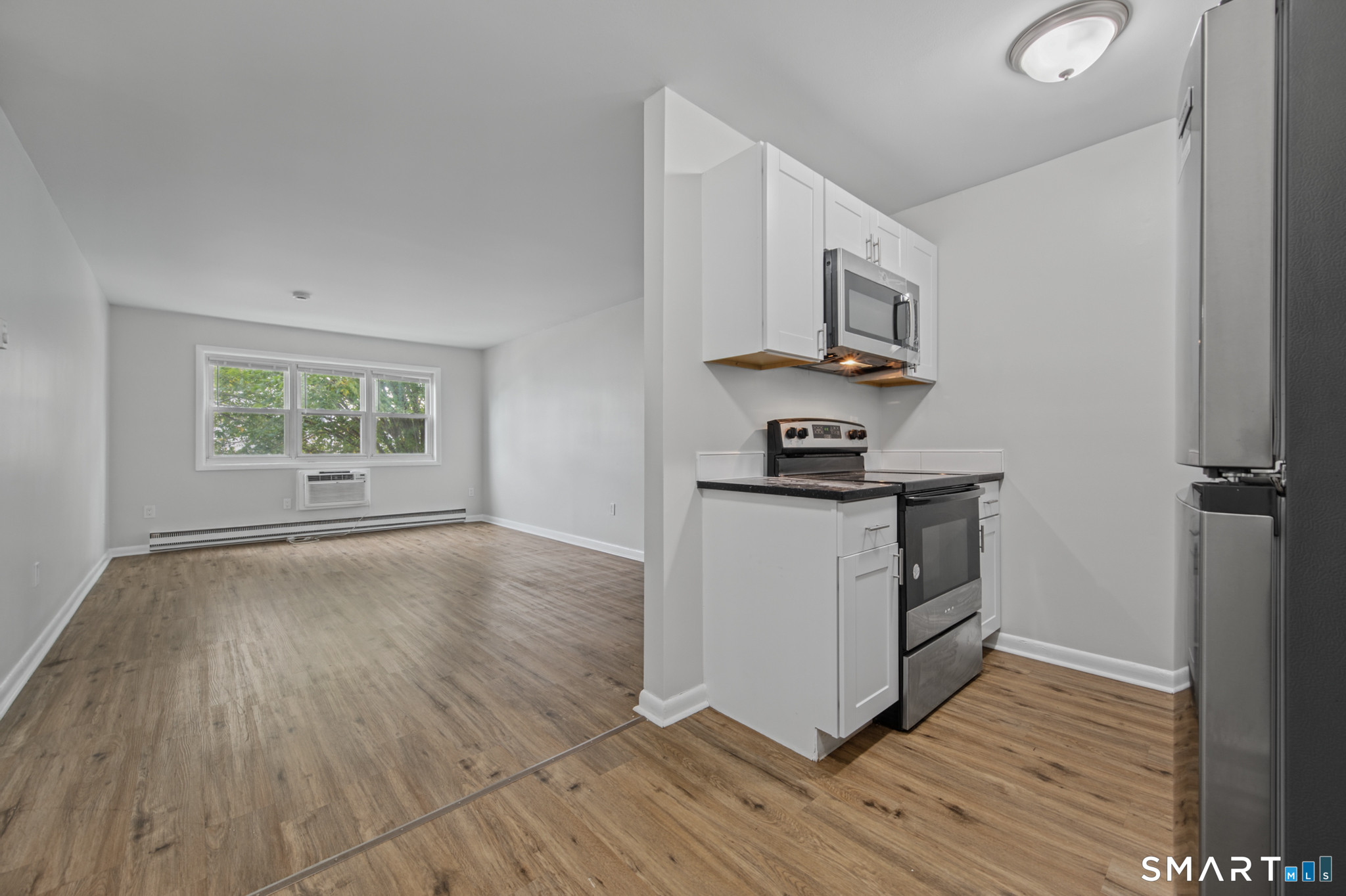 Foto 6 de Apartamento en renta en 45 Monroe Street #B12, Bridgeport, CT — $1,800/mes