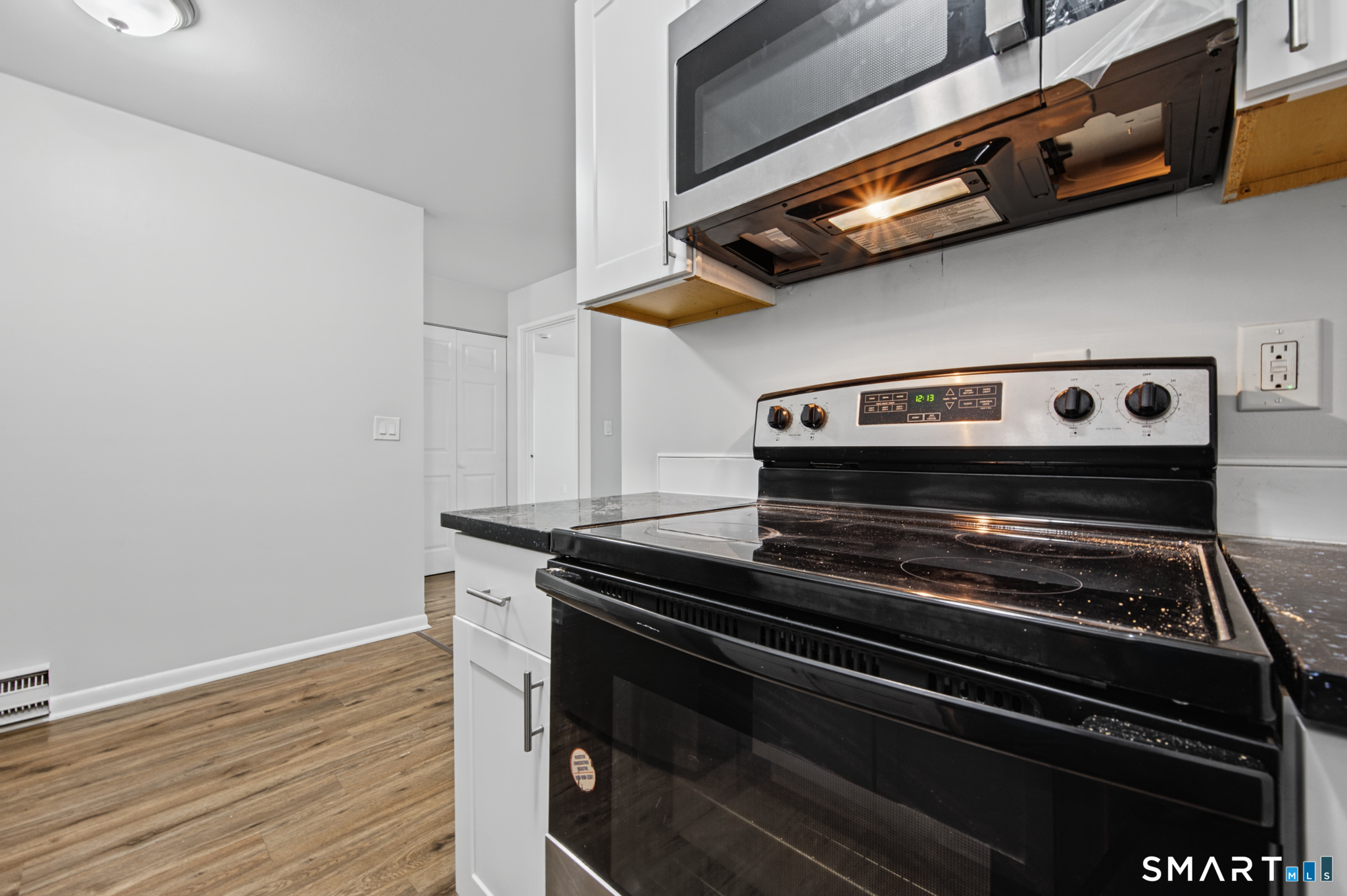 Foto 9 de Apartamento en renta en 45 Monroe Street #B12, Bridgeport, CT — $1,800/mes
