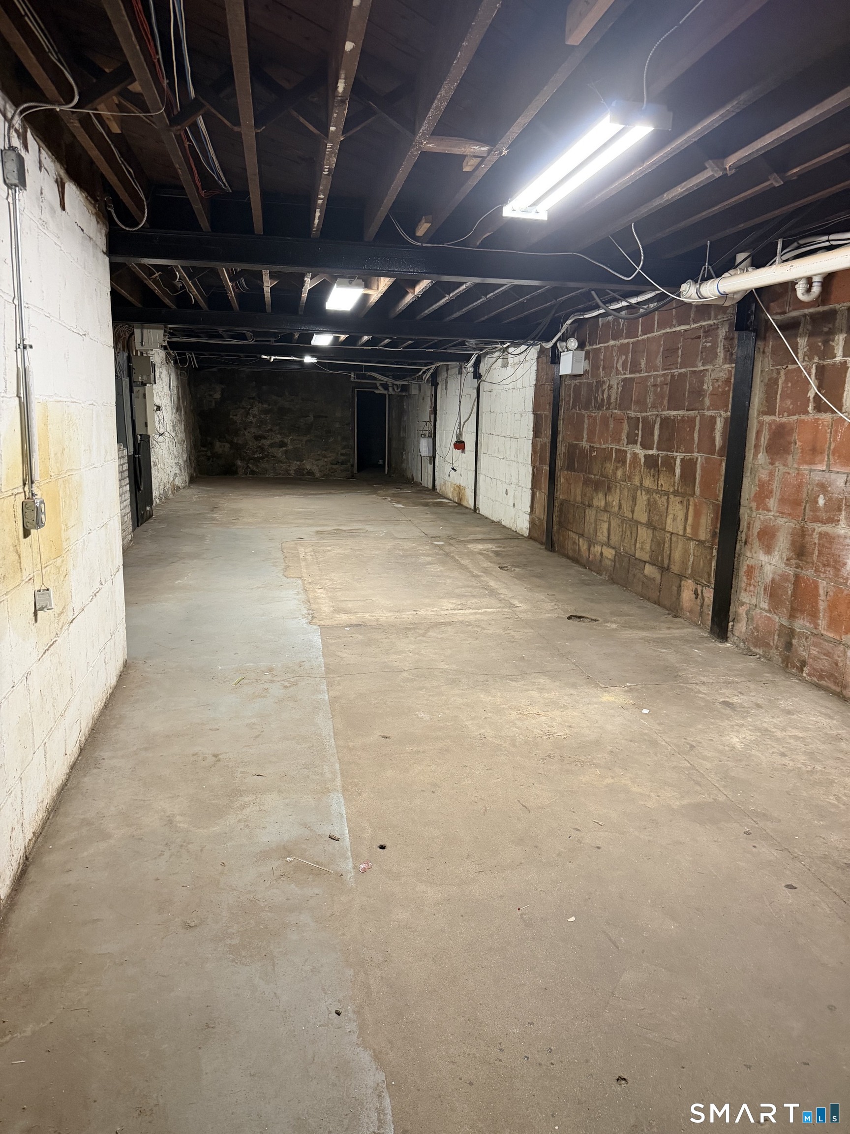 153 Bank Street, New London, CT 06320