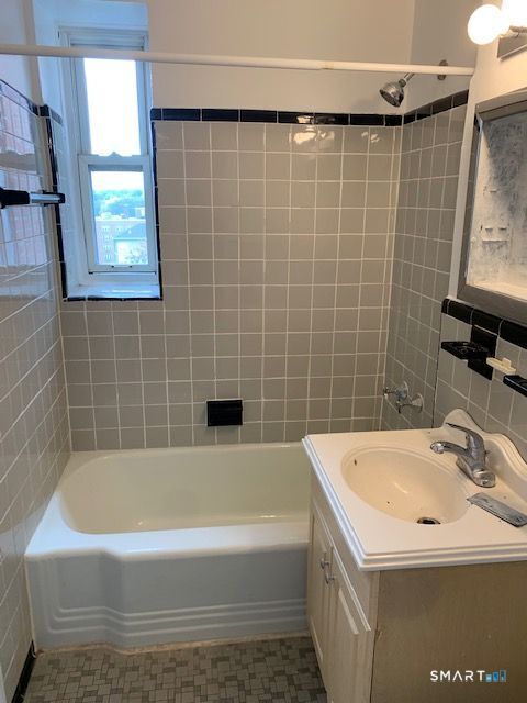 Foto 9 de Renta en 39 Glenbrook Road #5V, Stamford, CT — $2,400/mes