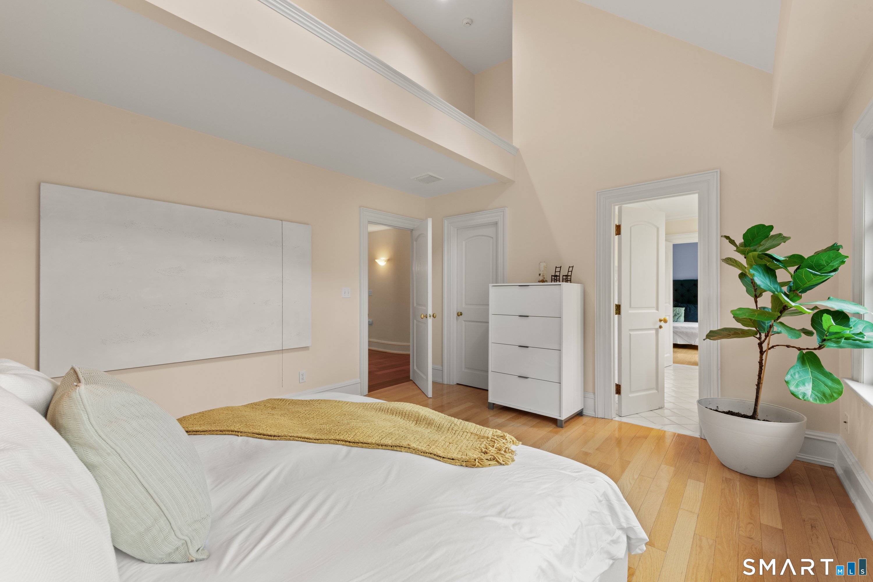 15 Saw Mill Hill photo 25