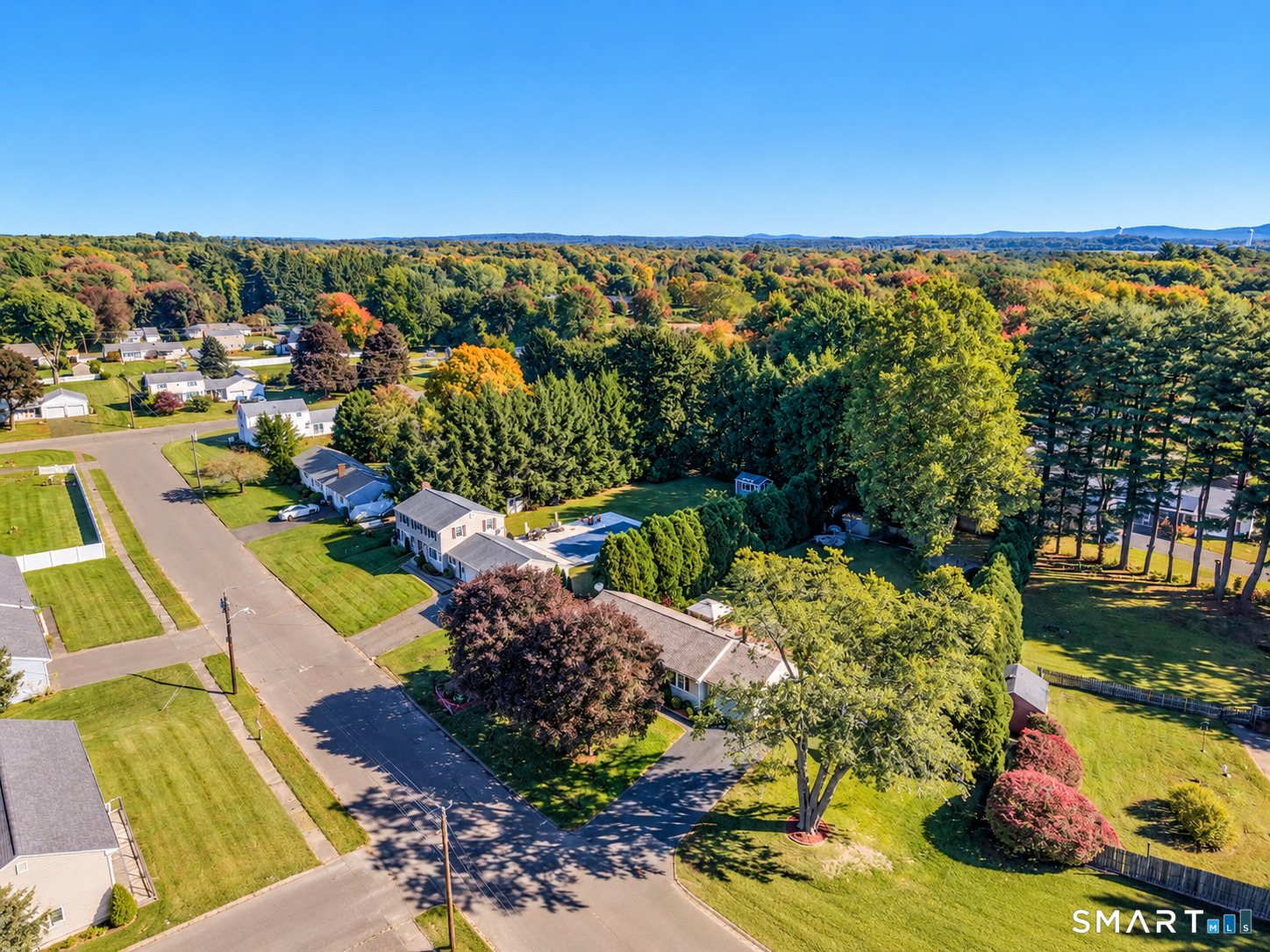 Photo 2 of Single family home for sale at 4 Whitewood St, Enfield, CT 06082 | MLS# 24211876 | Listing updated on 2026-10-08