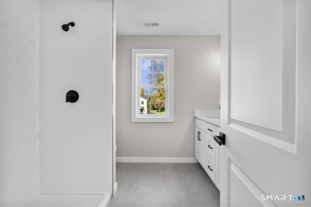108 Sherman Avenue photo 11