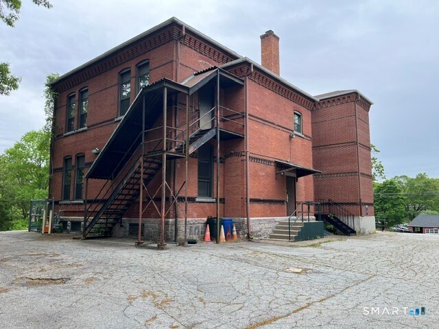 47 Crescent Street, Willimantic, Windham, CT 06226