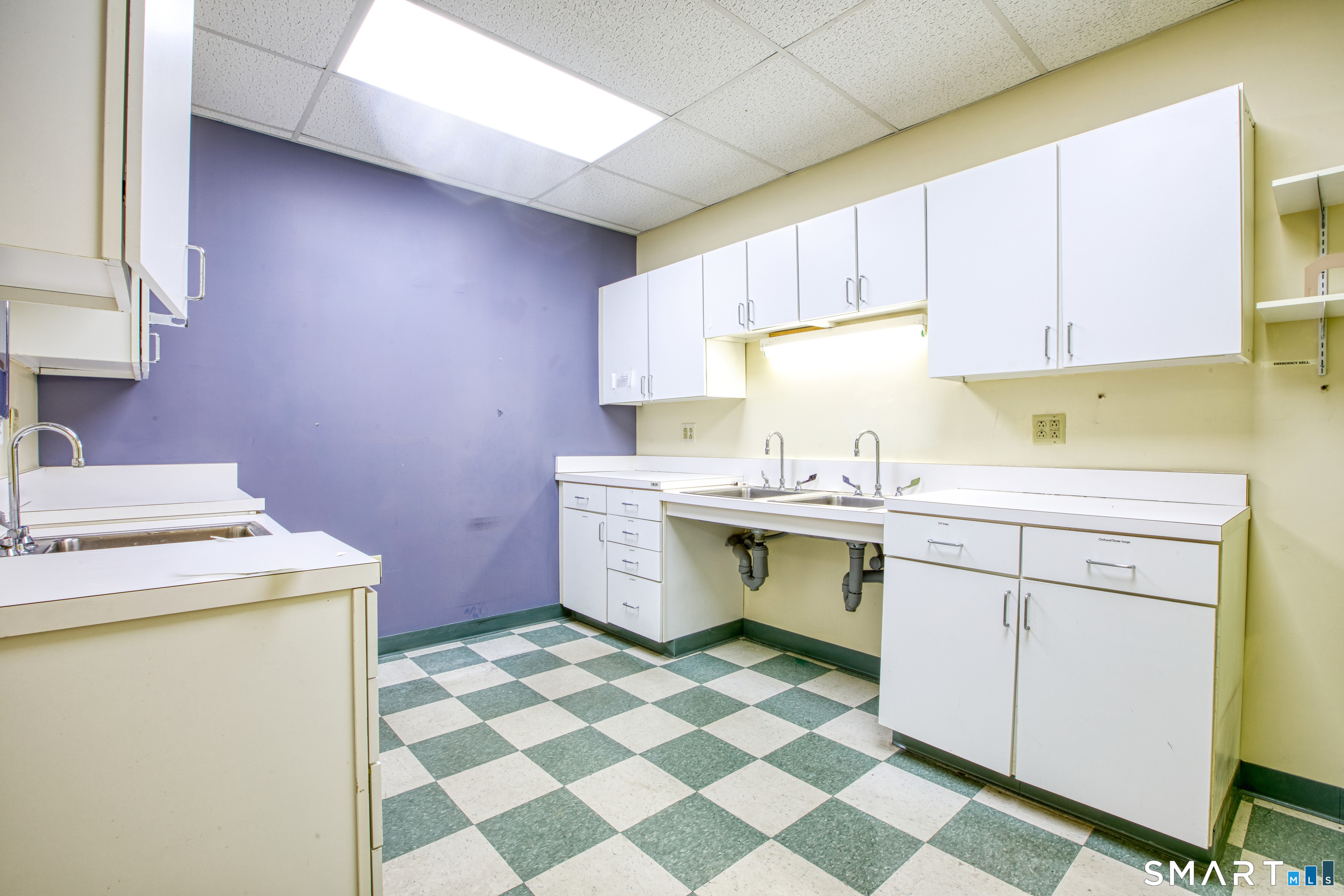 1229 Albany Avenue, #404, Hartford, CT 06112