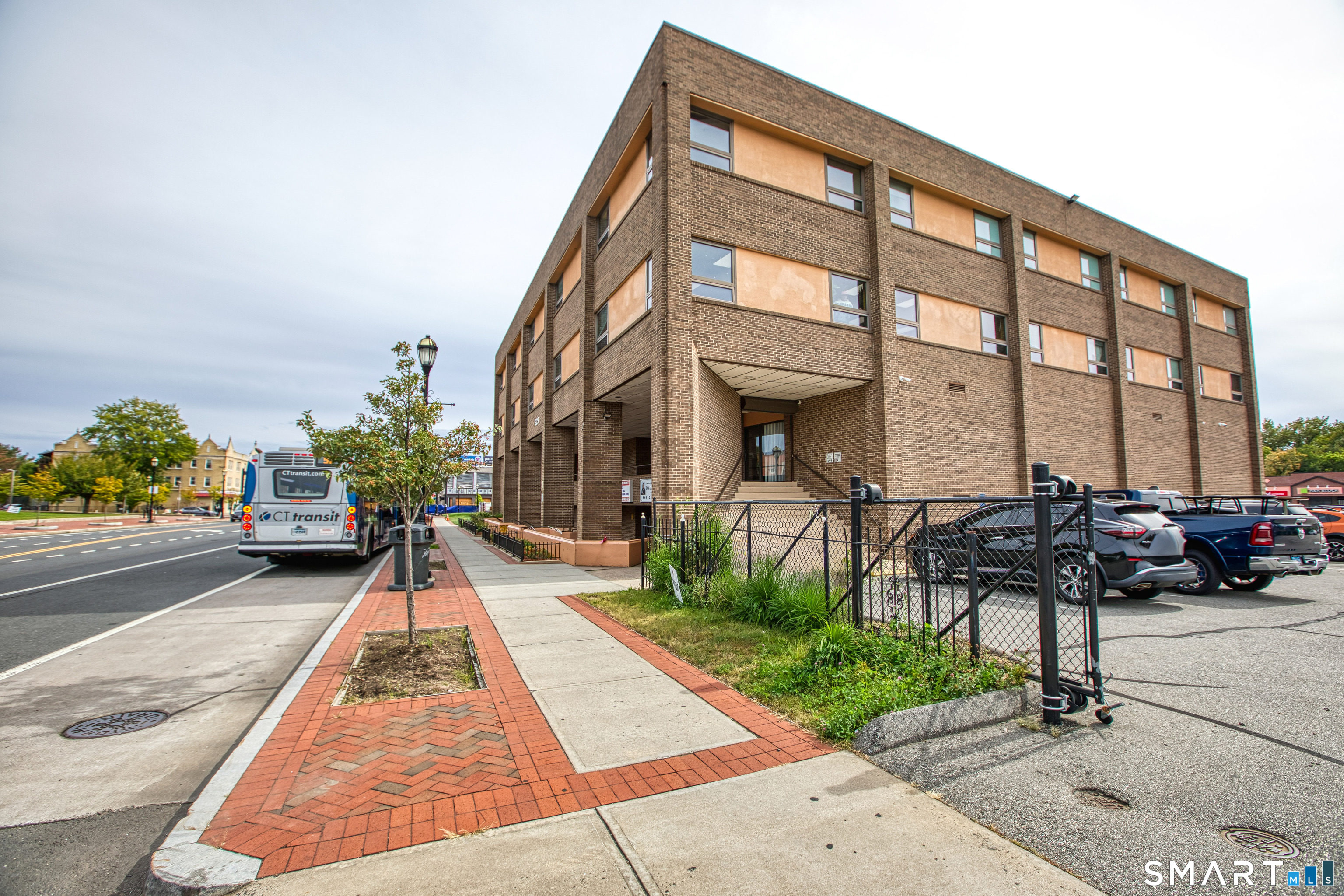 1229 Albany Avenue, #404, Hartford, CT 06112
