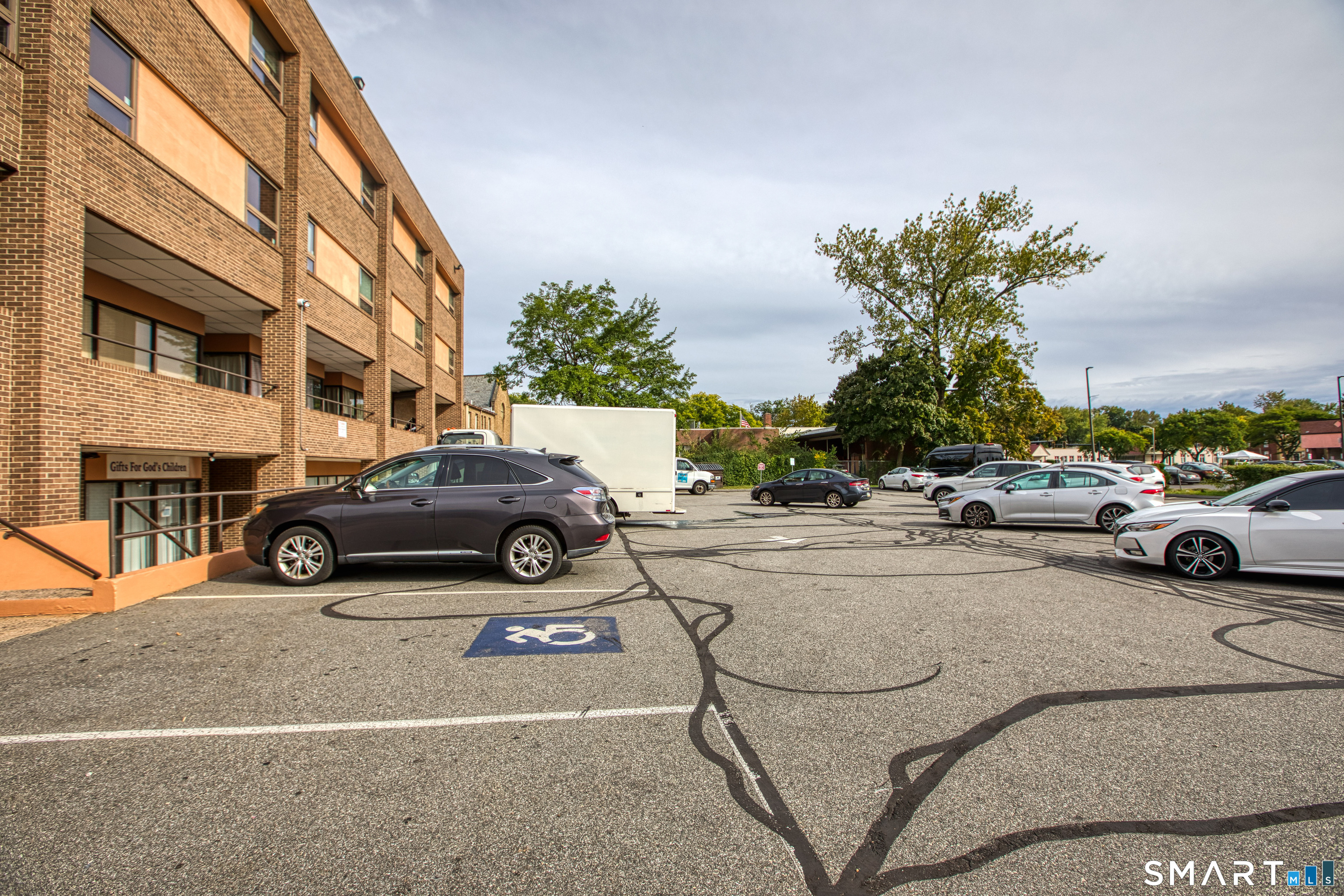 1229 Albany Avenue, #404, Hartford, CT 06112