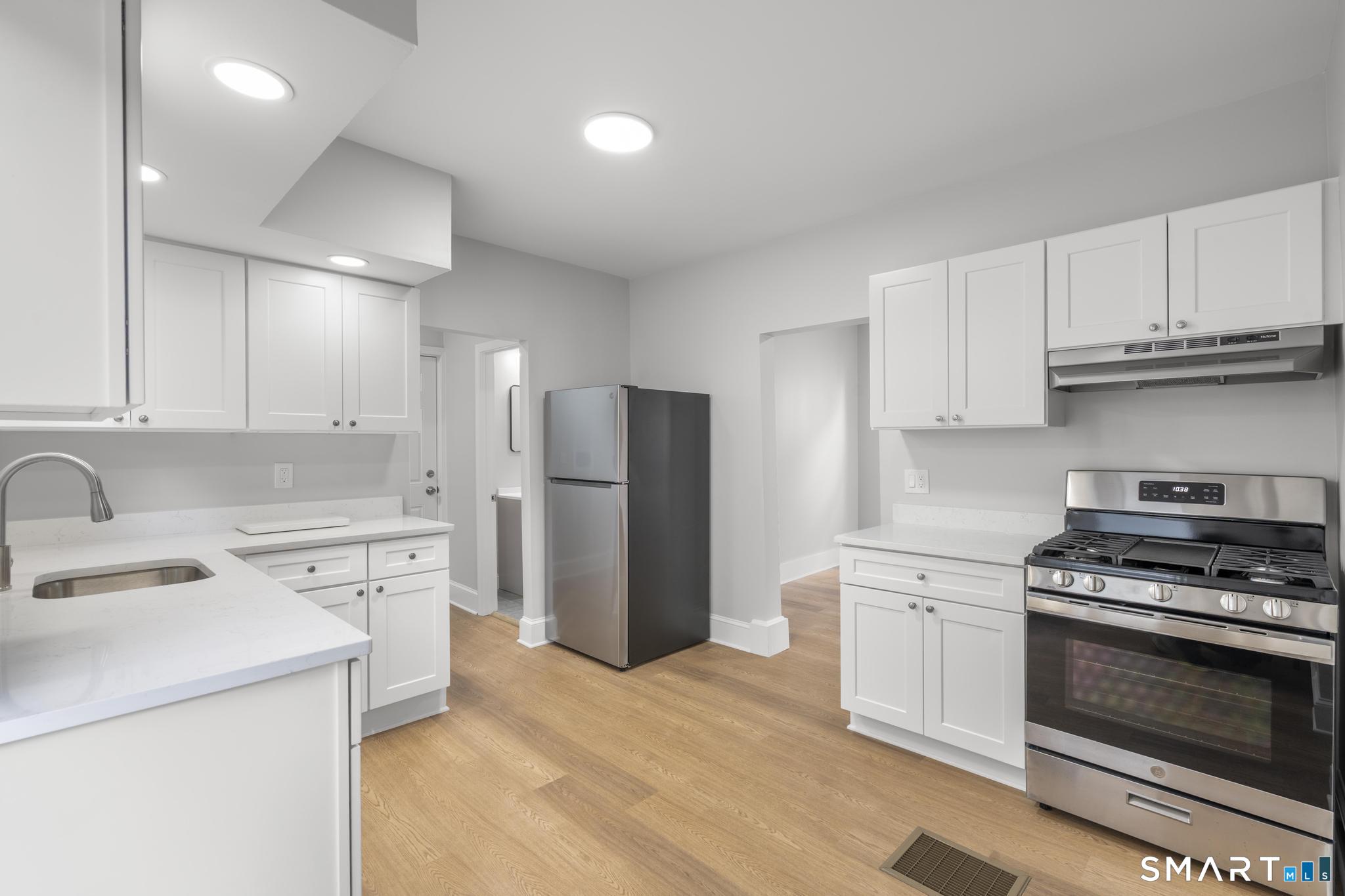 63 Harral Avenue photo 18