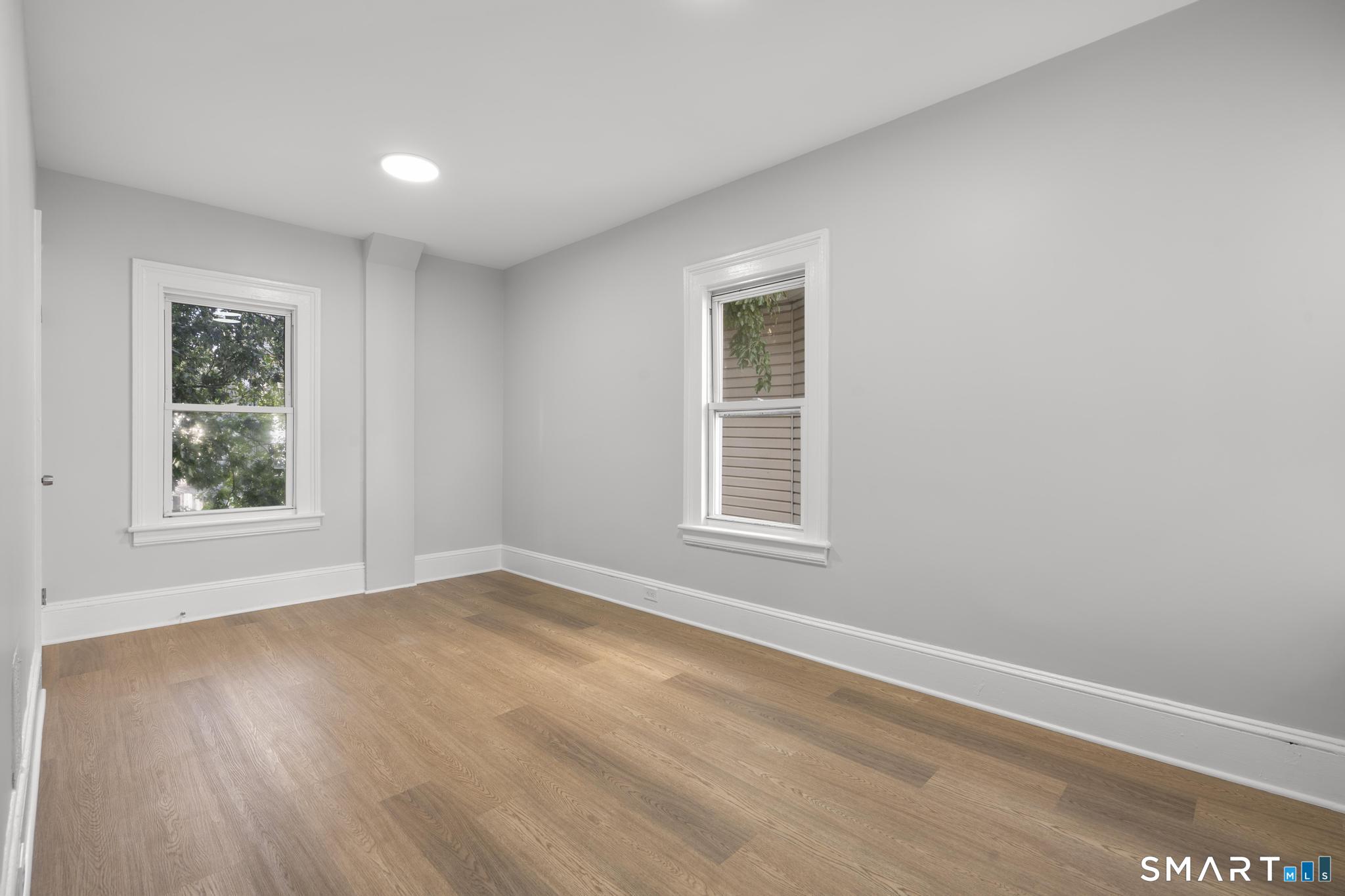 63 Harral Avenue photo 32