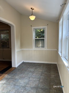 Front area coming in from the front door.
