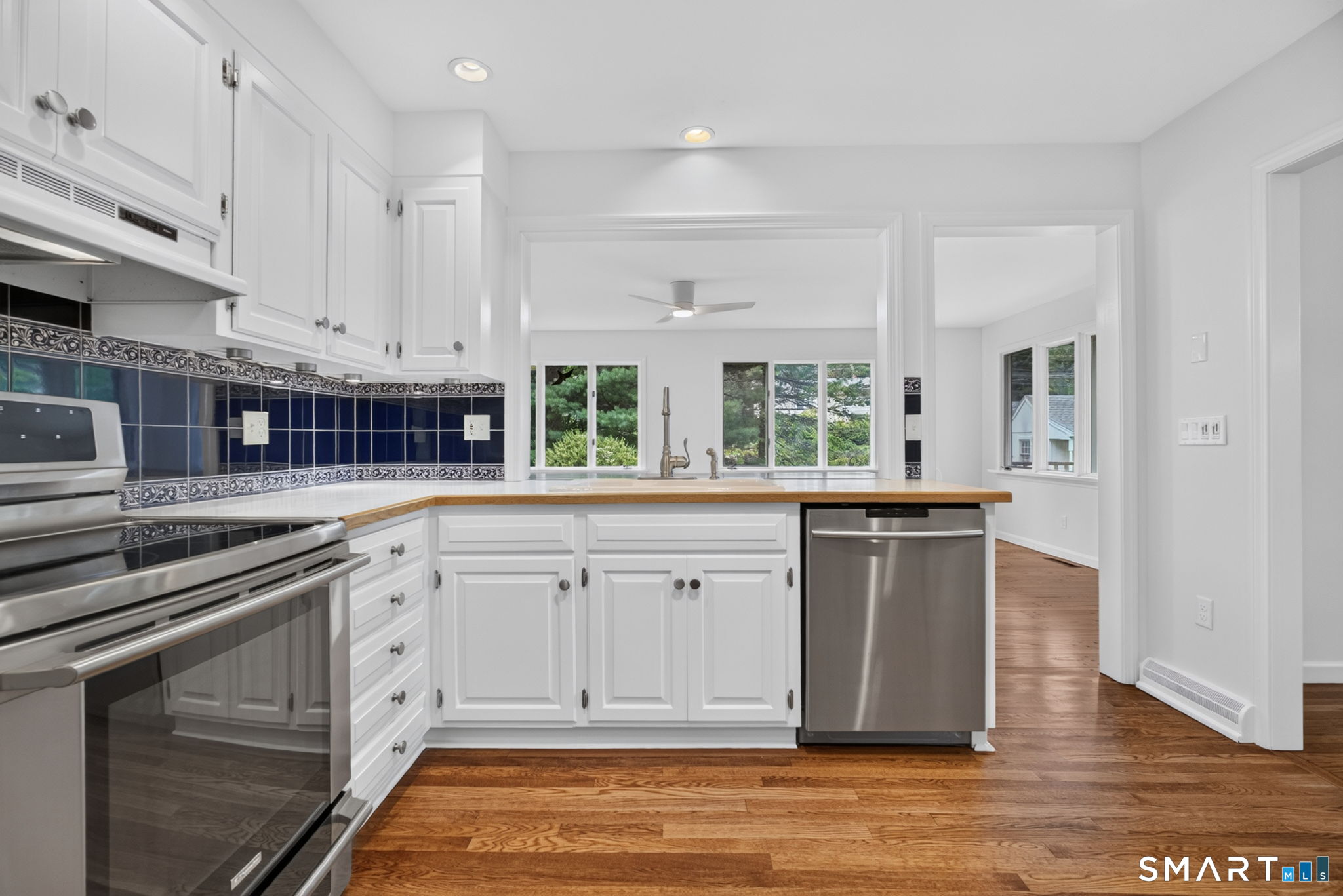 Mystic, Groton, CT 06355