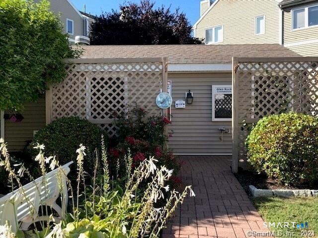 63 Glenrock Unit #63 photo 21