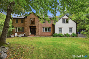 3 Ashwood, Brookfield