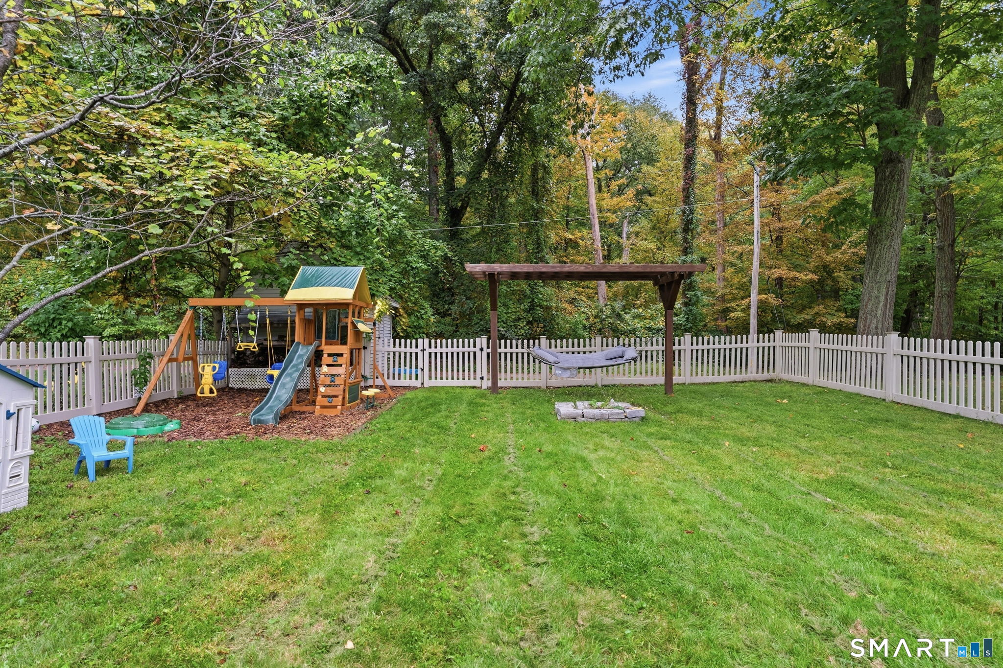 18 Lakewood Road, East Hampton, CT 06424