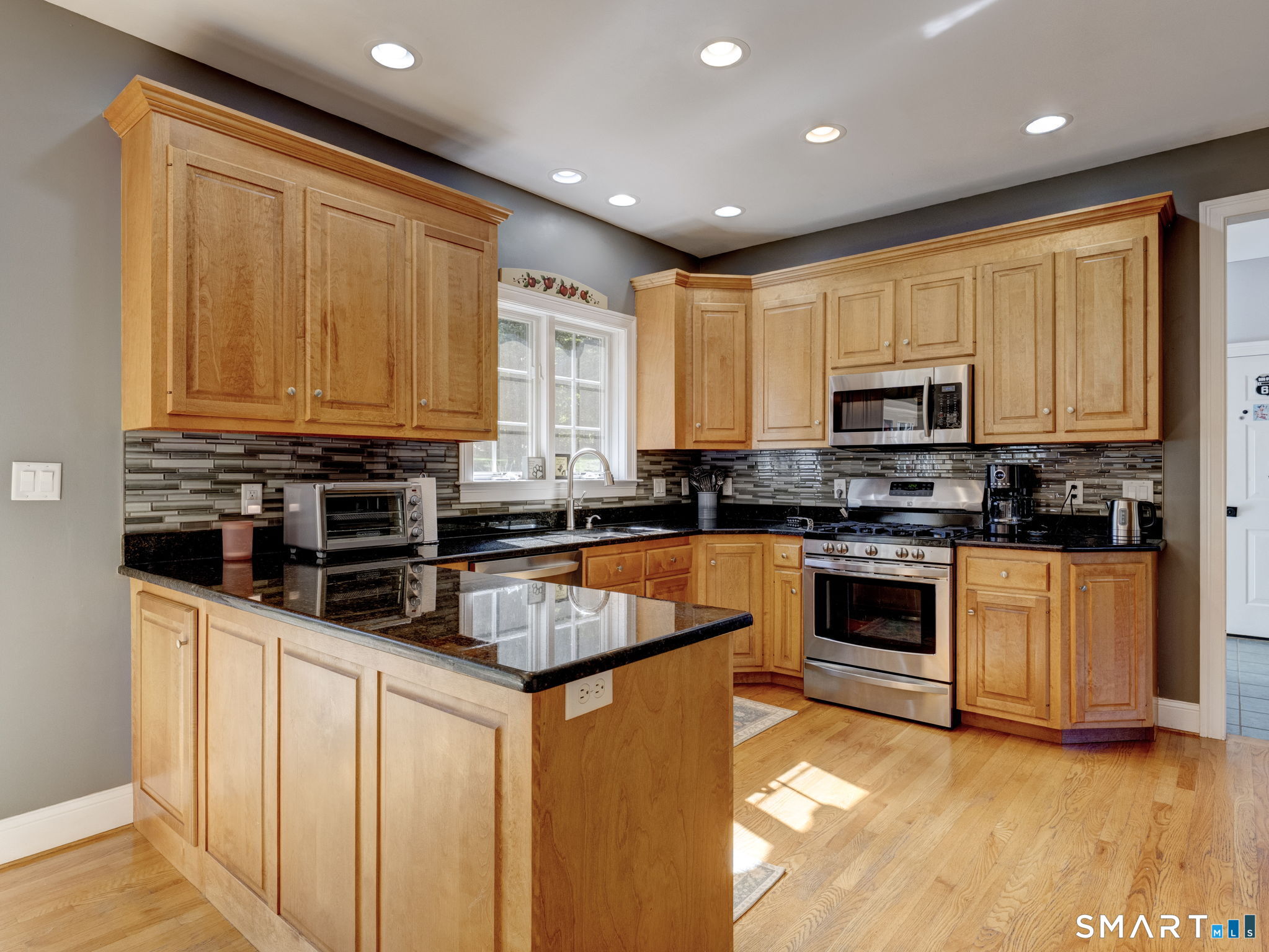 Photo 4 of Single family home for sale at 3 Wickford Rd, Columbia, CT 06237 | MLS# 24210783 | Listing updated on 2026-10-08