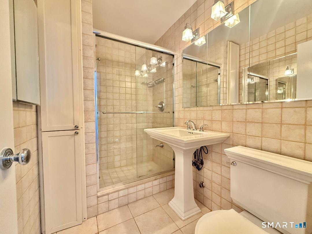 44 Strawberry Hill, Unit 11E photo 18
