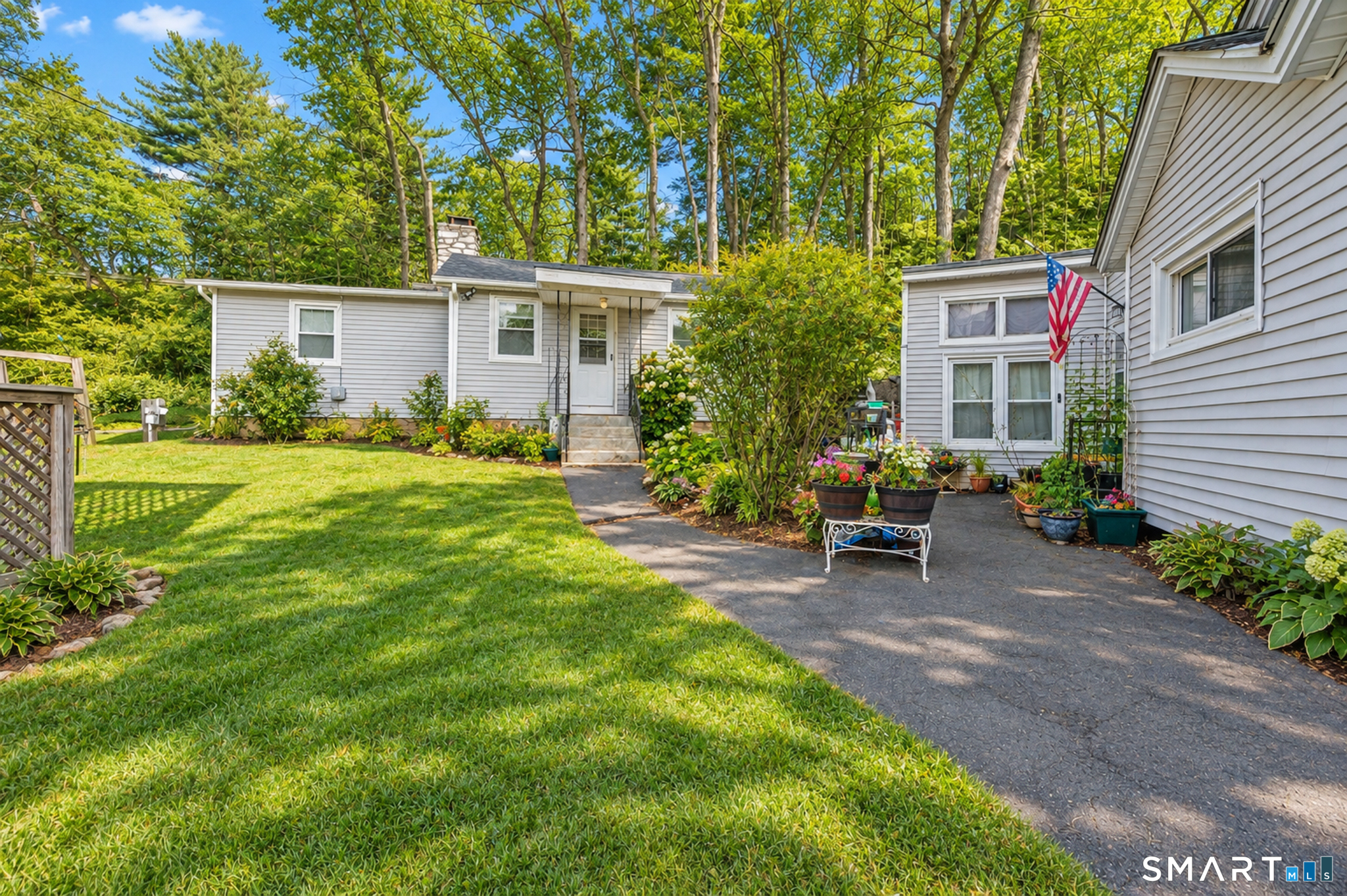 Photo 1 of Multi family home for sale at 10 Old Waterbury Rd, Middlebury, CT 06762 | MLS# 24207437 | Listing updated on 2026-10-05