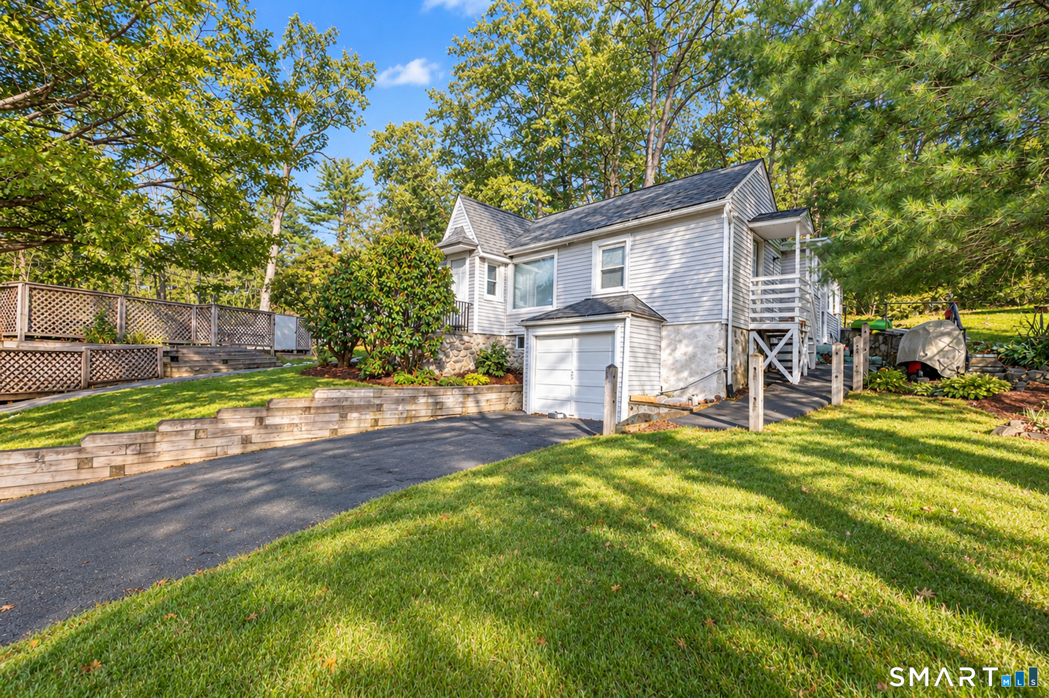 10 Old Waterbury Road, Middlebury, CT 06762