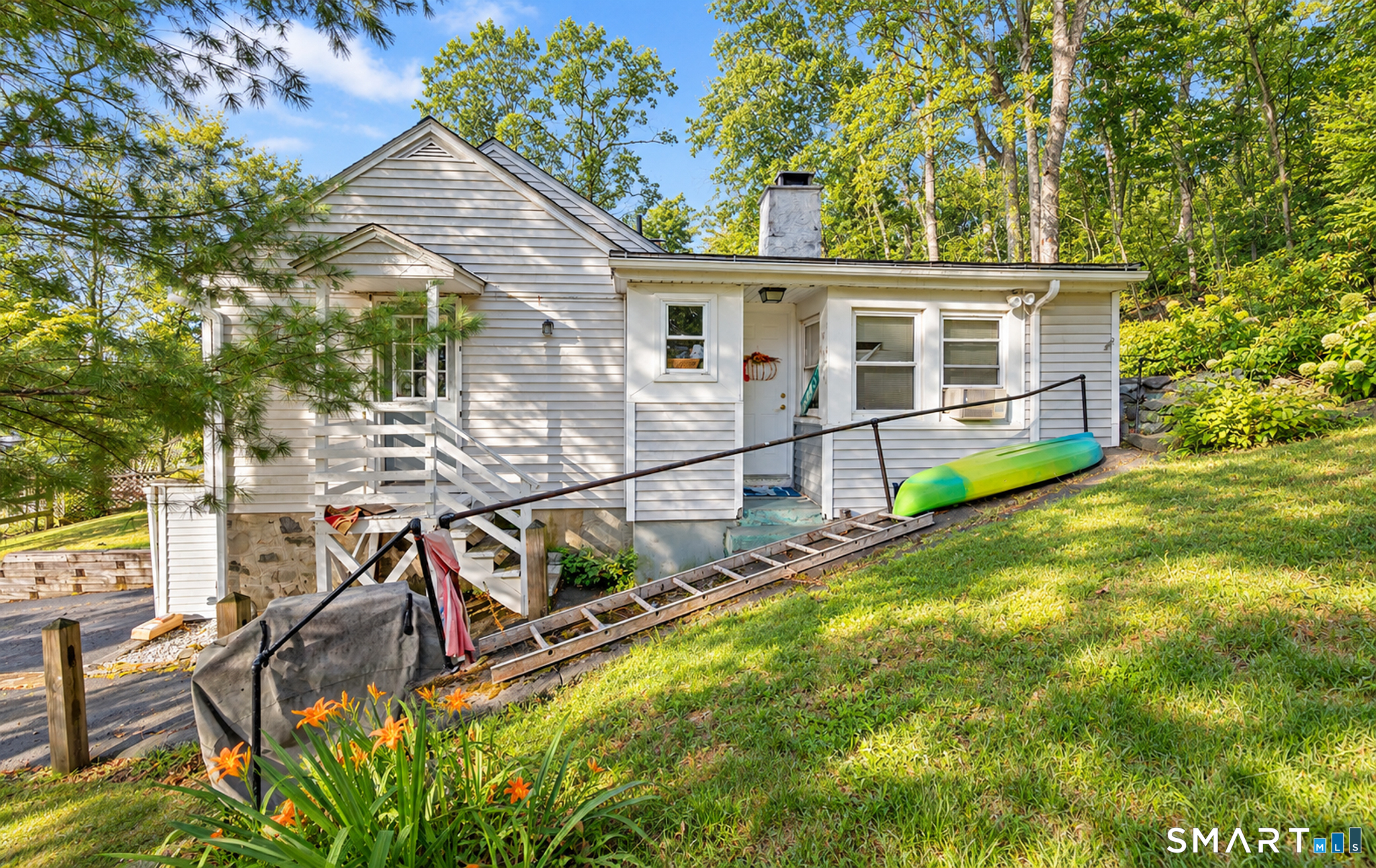 10 Old Waterbury Road, Middlebury, CT 06762