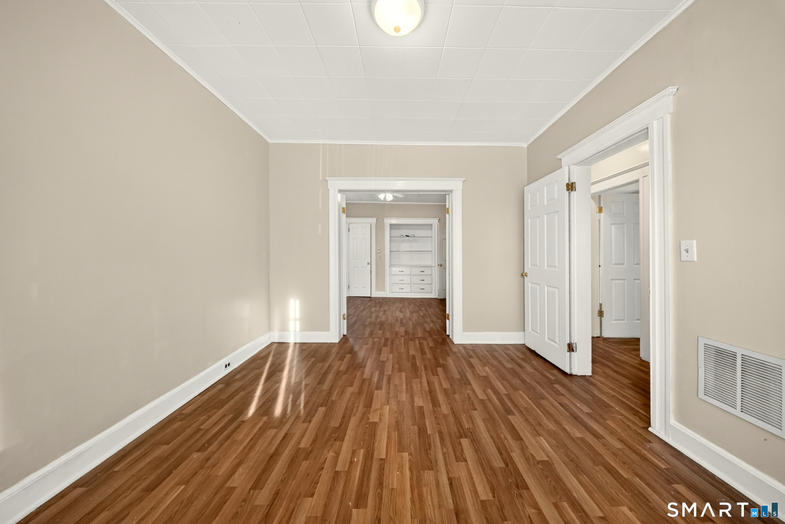 Foto 9 de Apartamento en renta en 166 Dewey Street, Bridgeport, CT — $2,300/mes