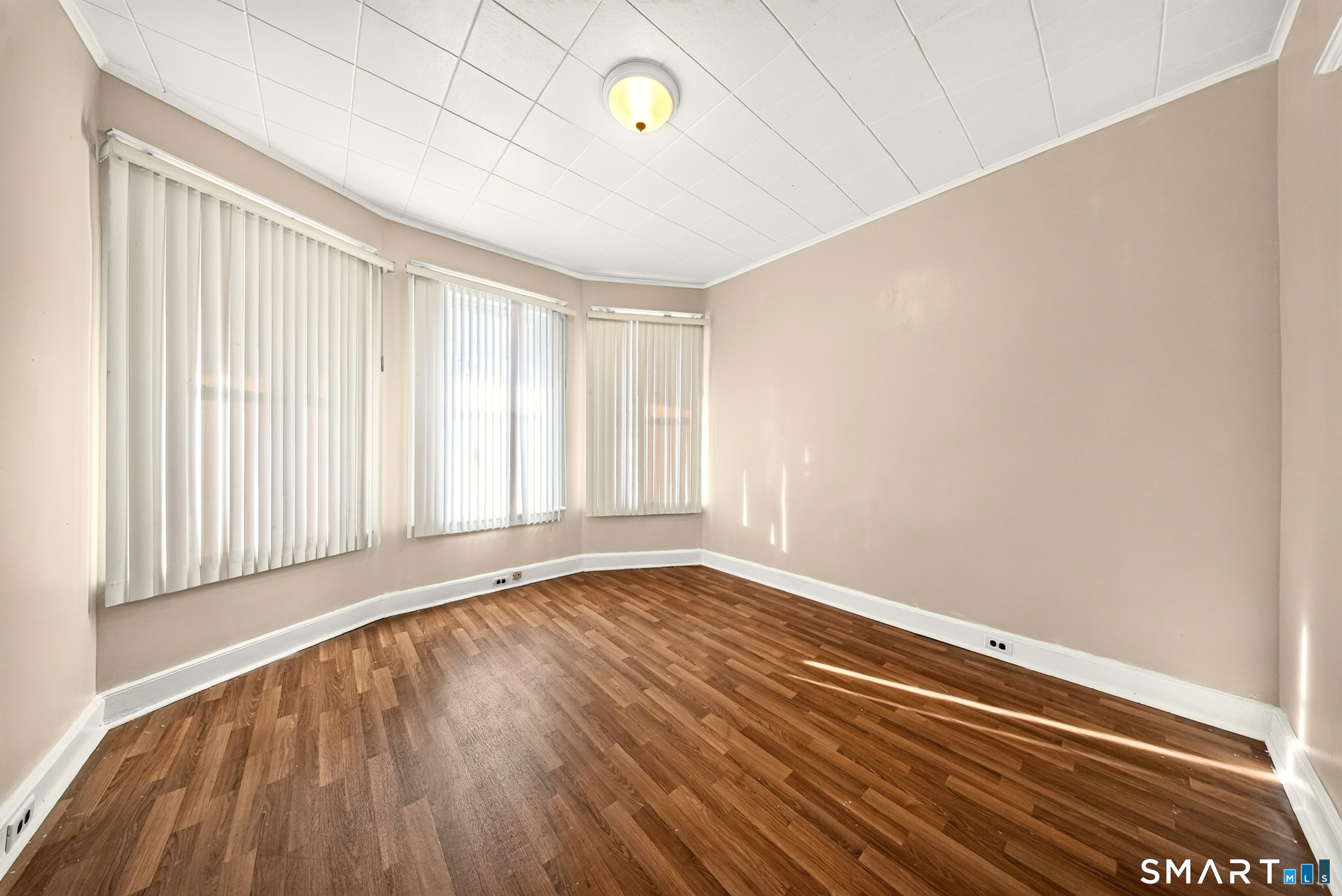 Foto 7 de Apartamento en renta en 166 Dewey Street, Bridgeport, CT — $2,300/mes