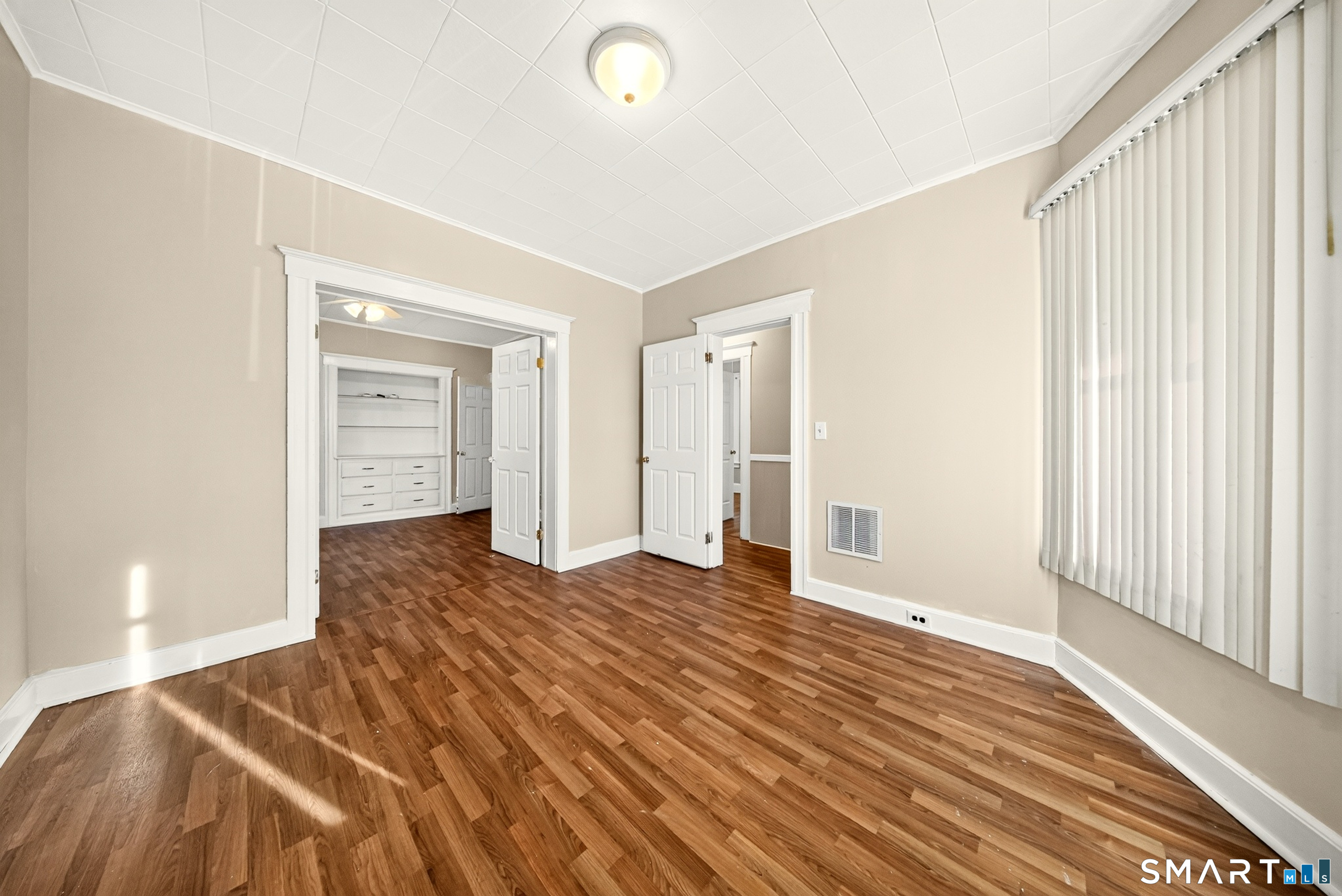 Foto 6 de Apartamento en renta en 166 Dewey Street, Bridgeport, CT — $2,300/mes