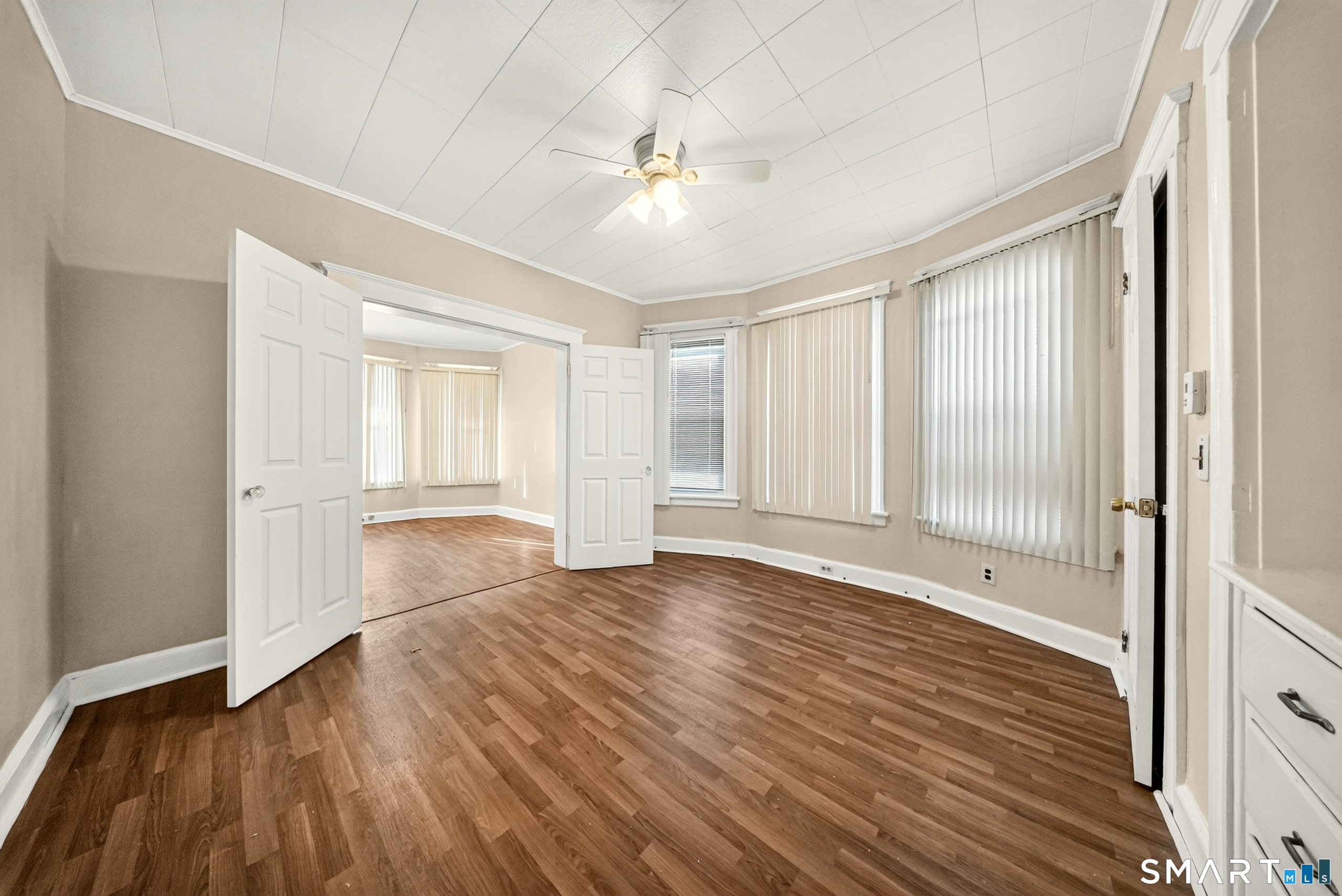 Foto 8 de Apartamento en renta en 166 Dewey Street, Bridgeport, CT — $2,300/mes