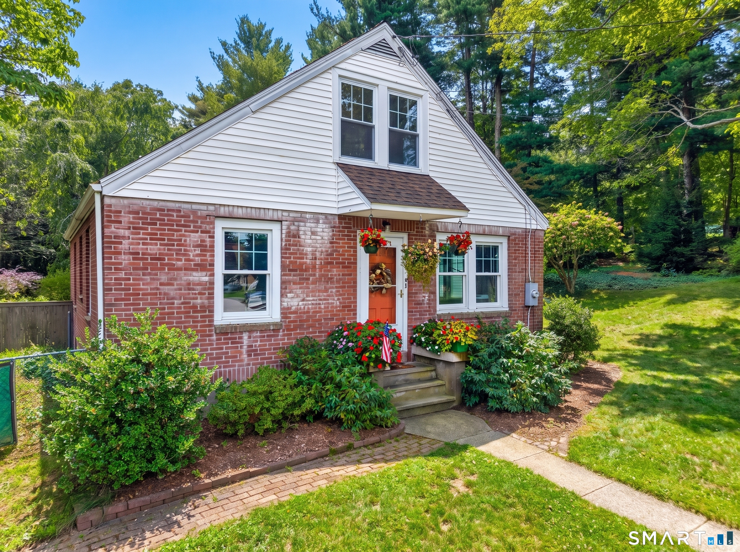 45 Lathrop Road, Quaker Hill, Waterford, CT 06375