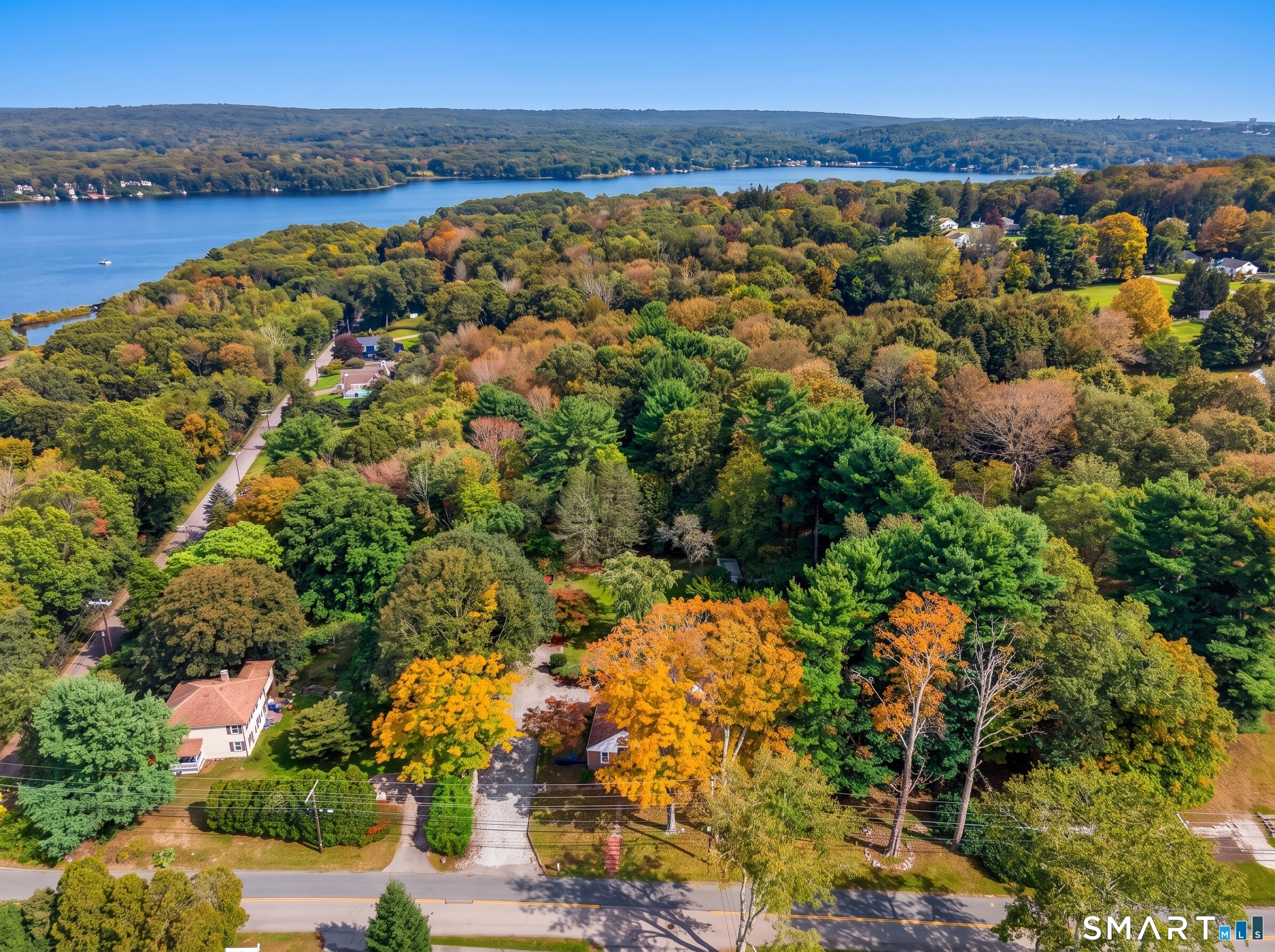 45 Lathrop Road, Quaker Hill, Waterford, CT 06375